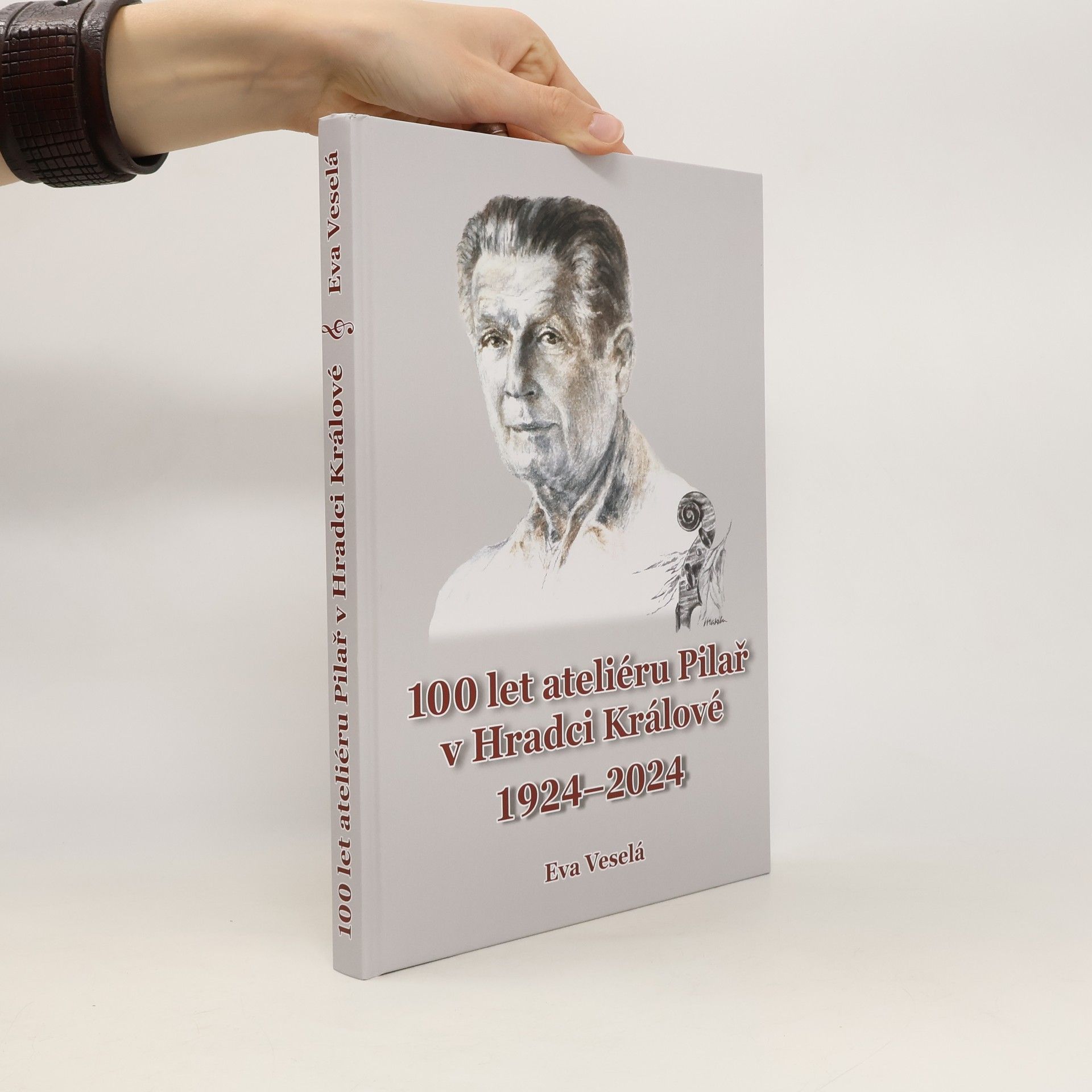 Eva Veselá 100 let ateliéru Pilař v Hradci Králové : 1924-2024