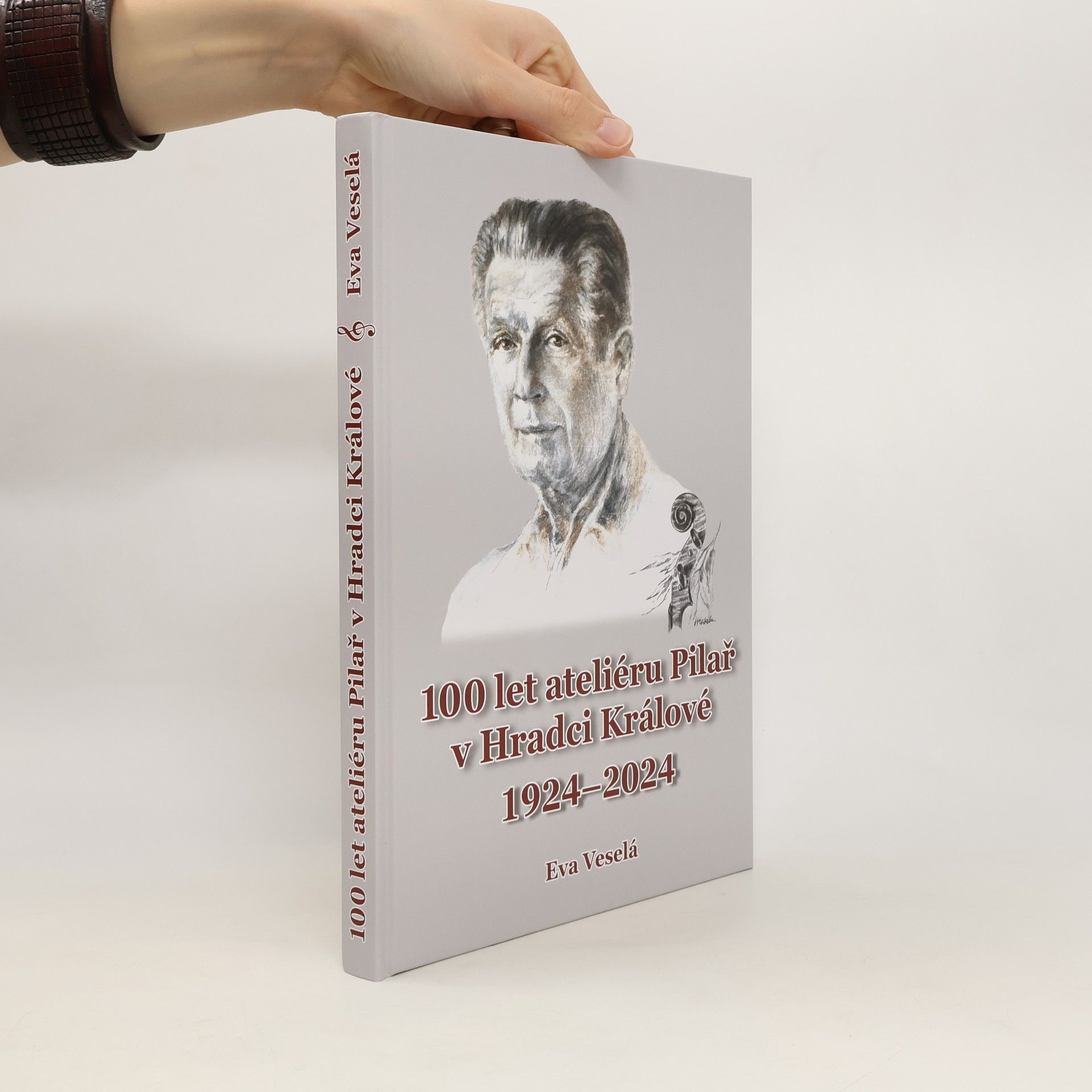 Eva Veselá 100 let ateliéru Pilař v Hradci Králové : 1924-2024