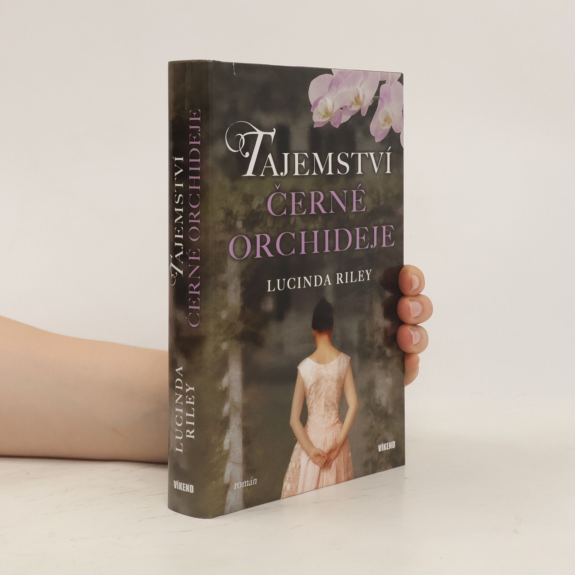 Lucinda Riley Tajemství černé orchideje