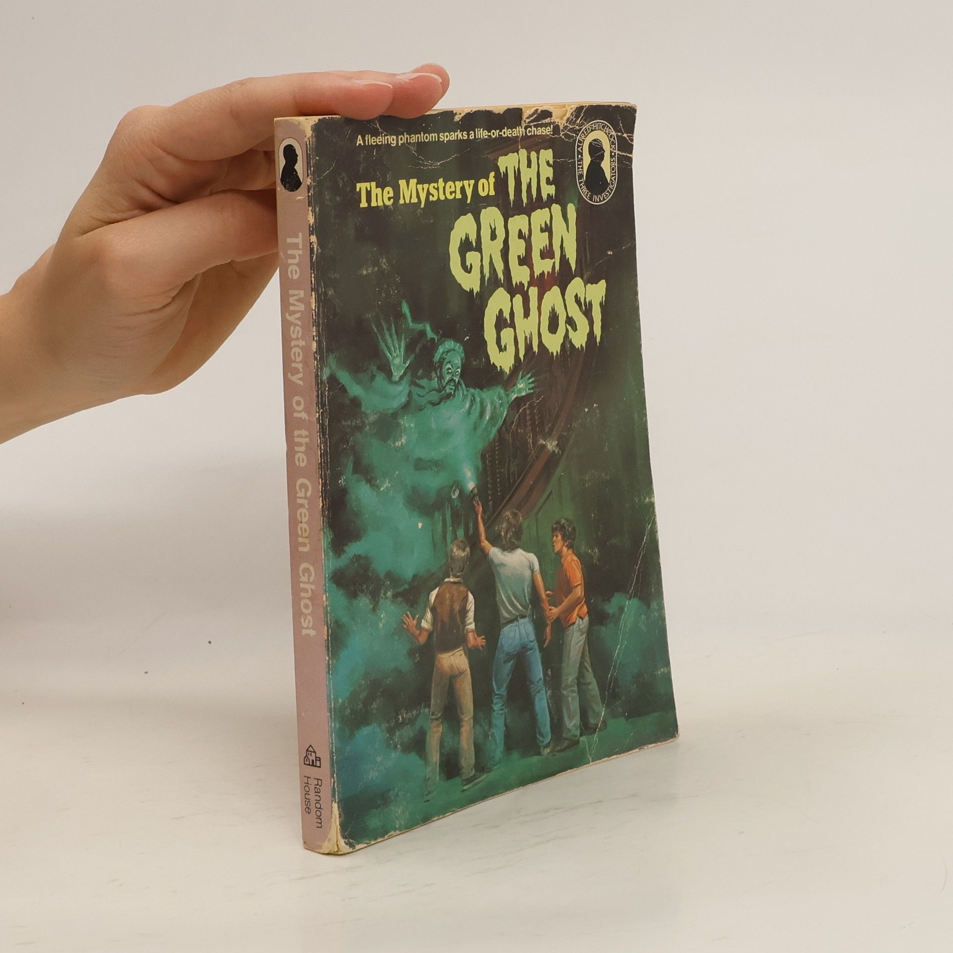 Alfred Hitchcock The Mystery of the Green Ghost