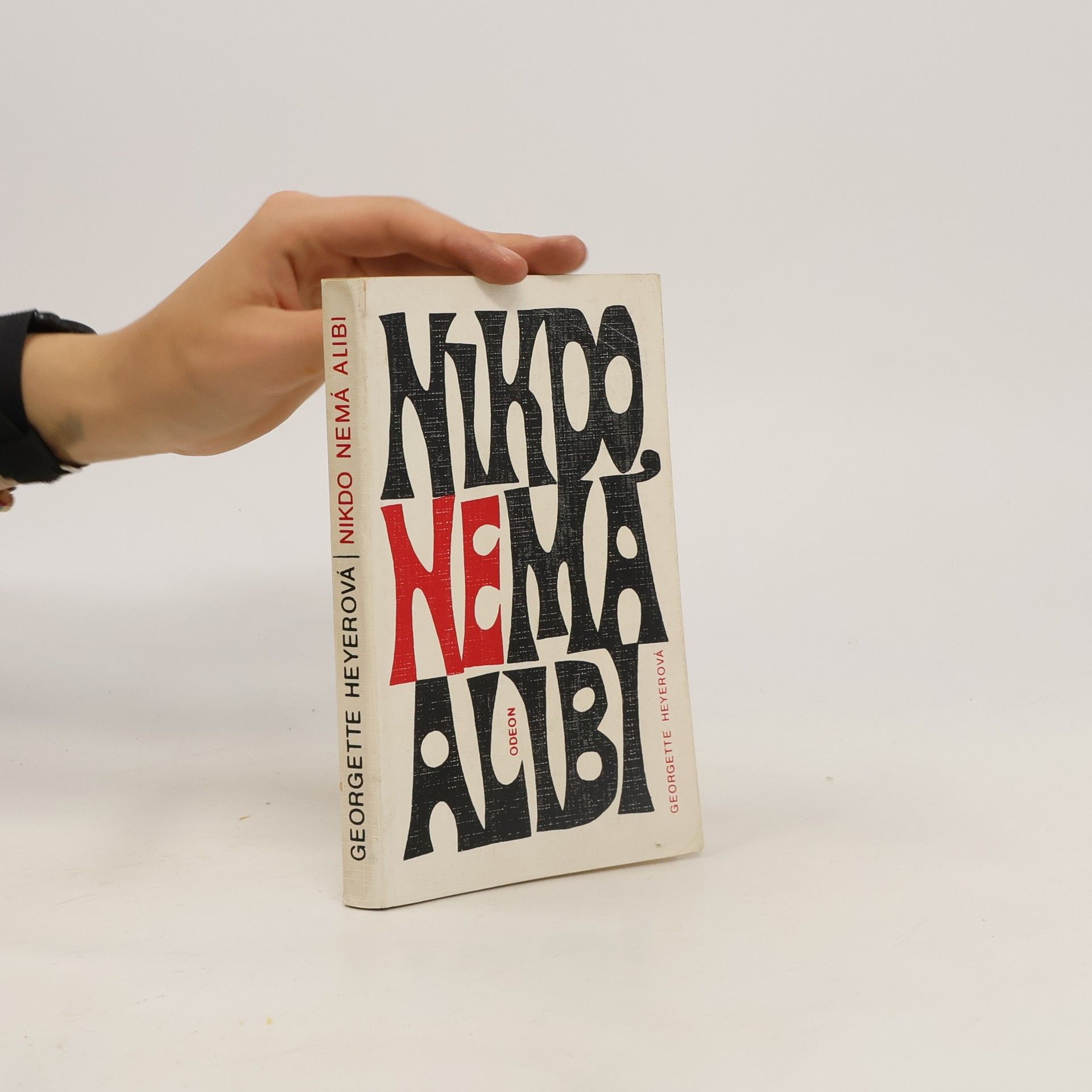 Georgette Heyer Nikdo nemá alibi