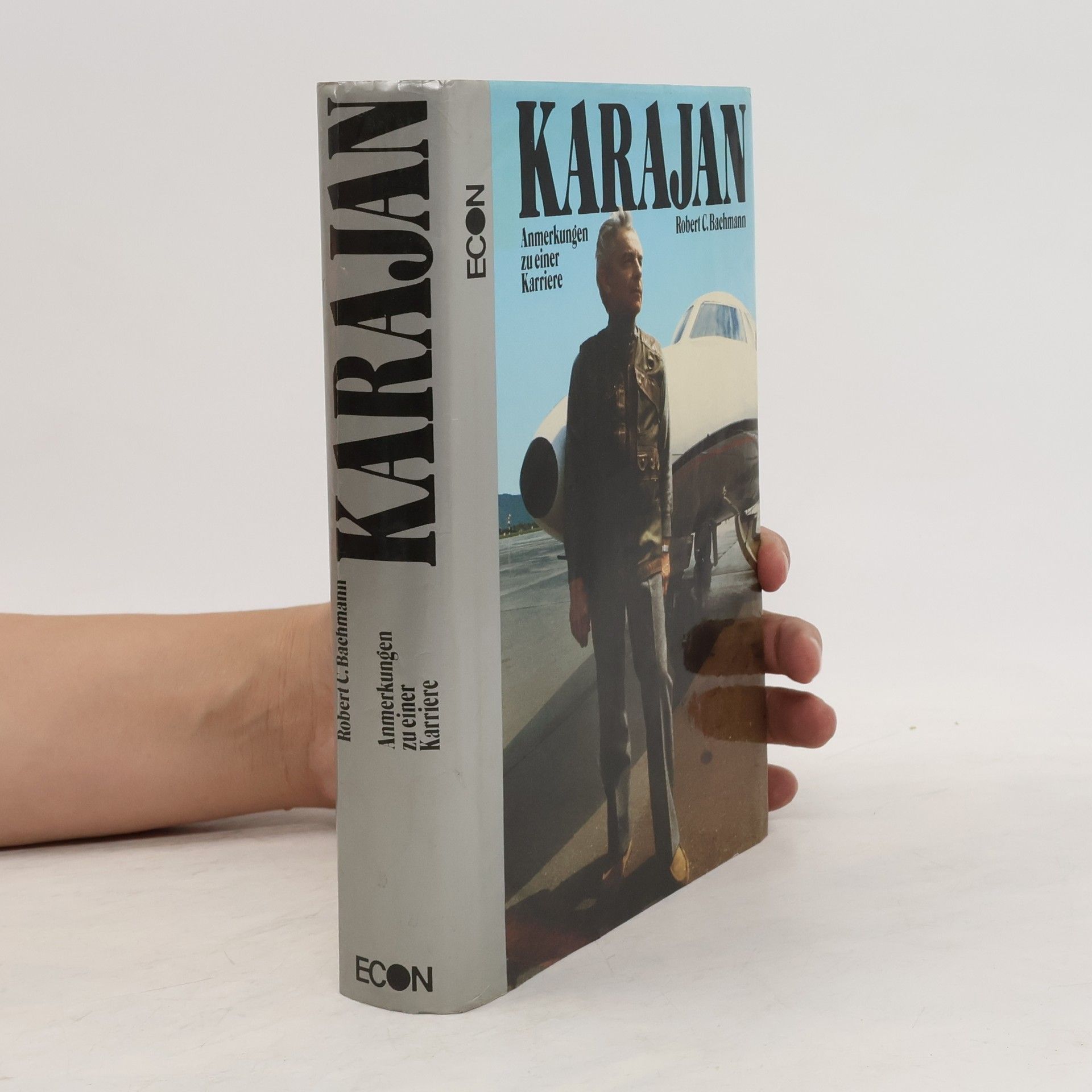 Robert C. Bachmann Karajan : Anmerkungen zu einer Karriere