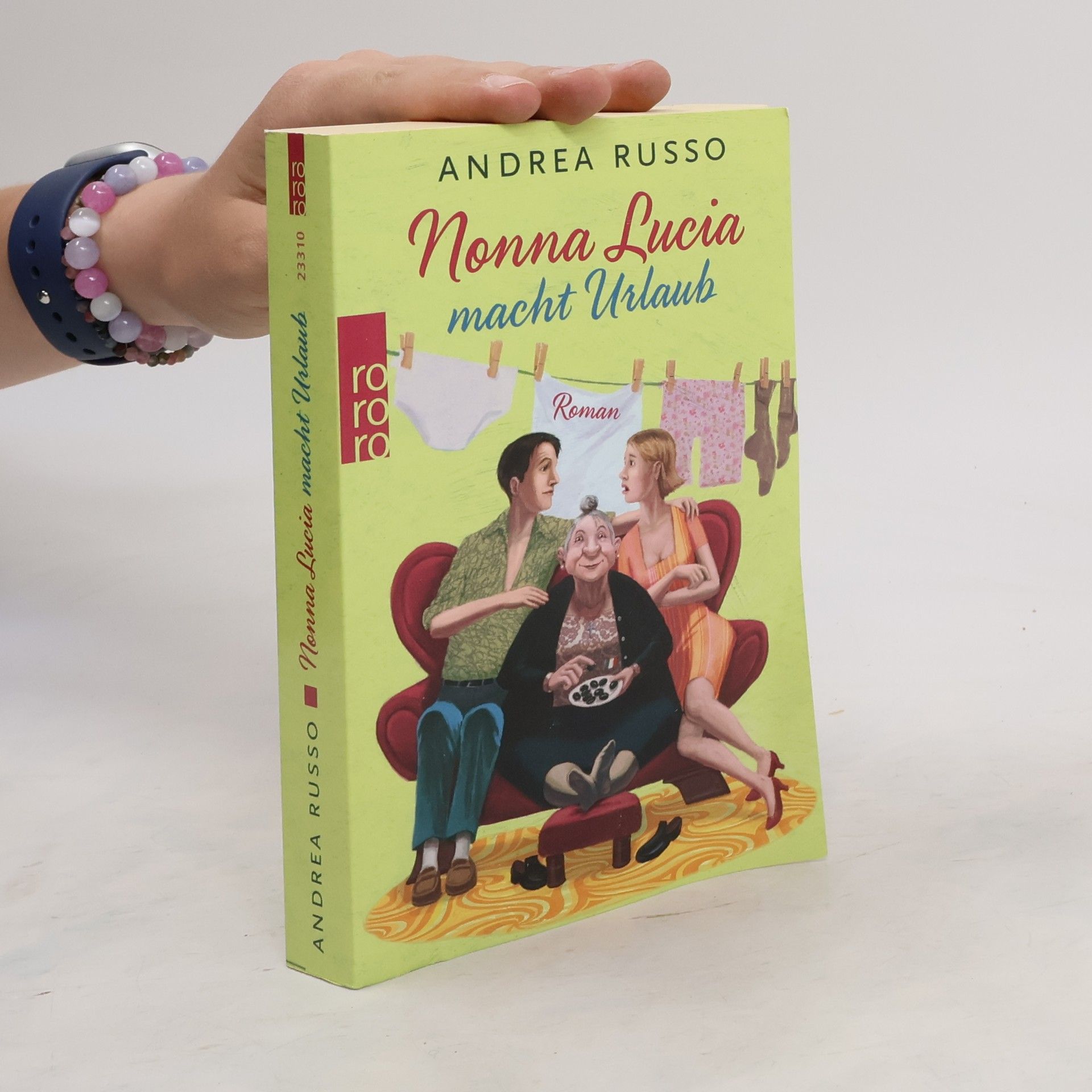 Andrea Russo Nonna Lucia macht Urlaub