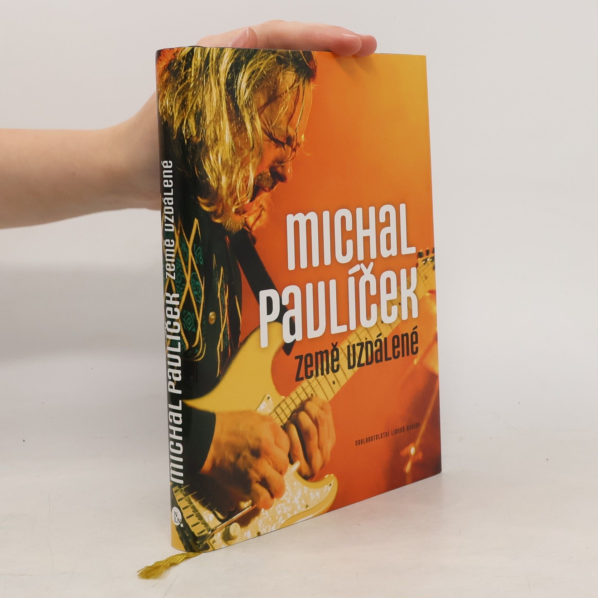 Michal Pavlíček Země vzdálené