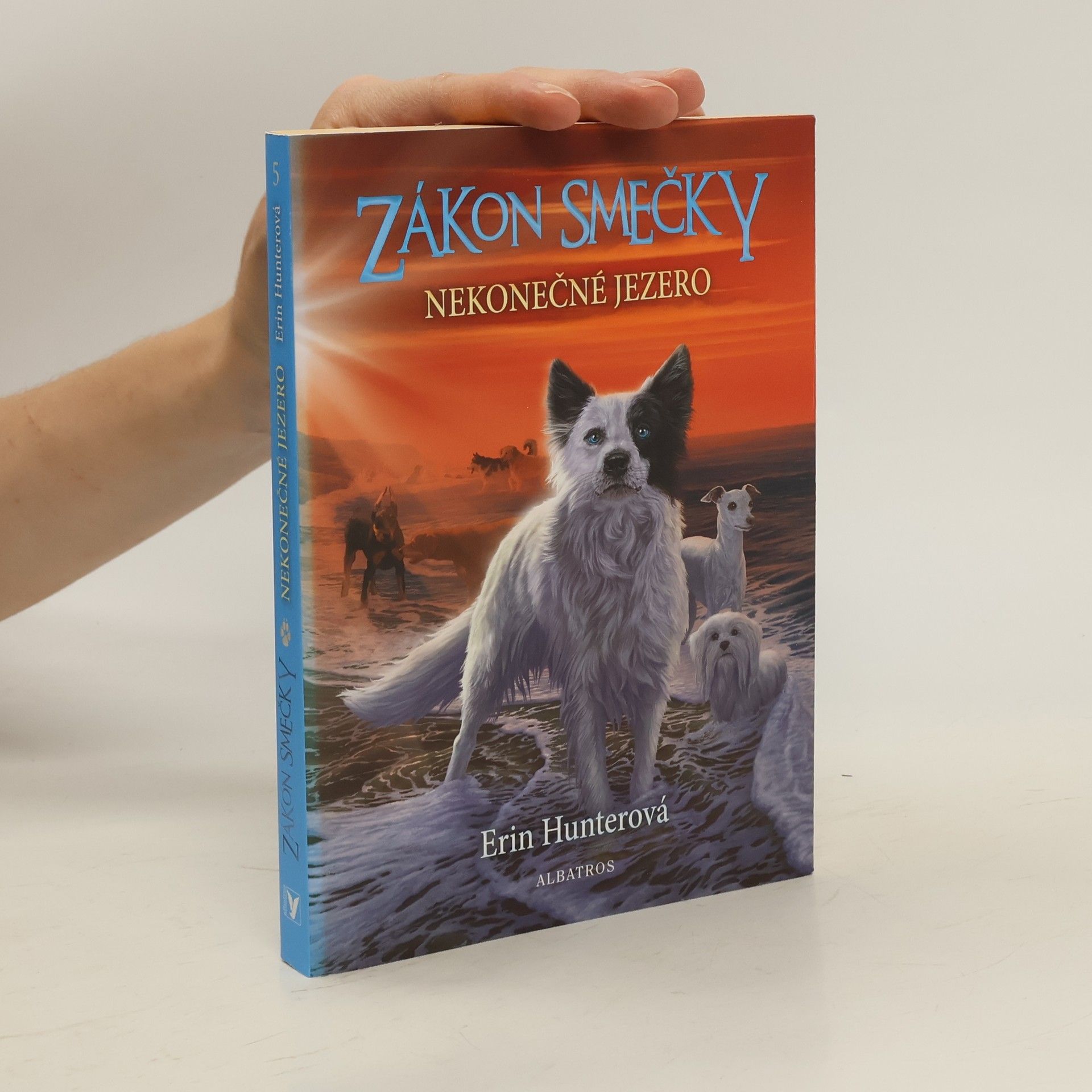 Erin Hunter Nekonečné jezero. Zákon smečky