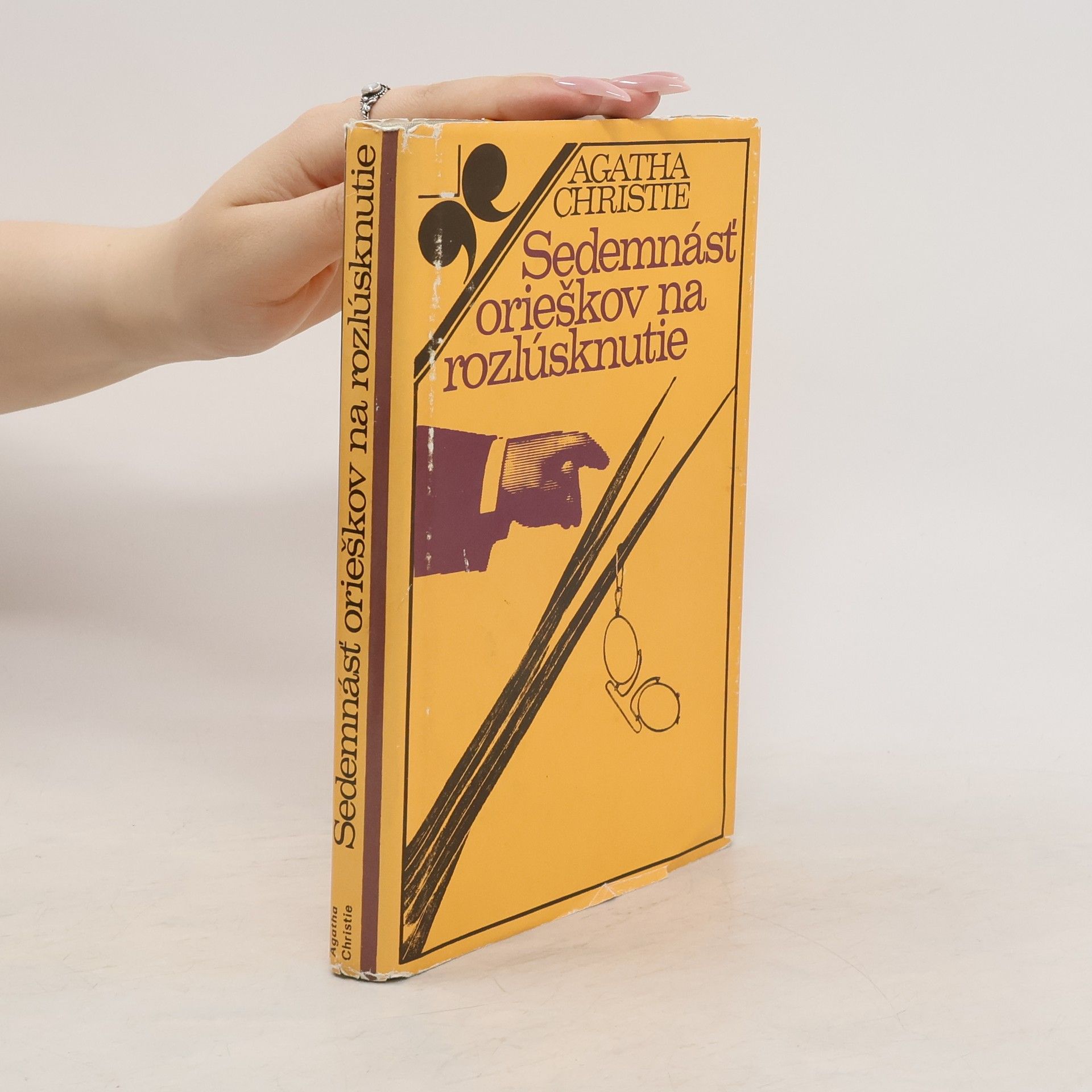 Agatha Christie Sedemnásť orieškov na rozlúsknutie