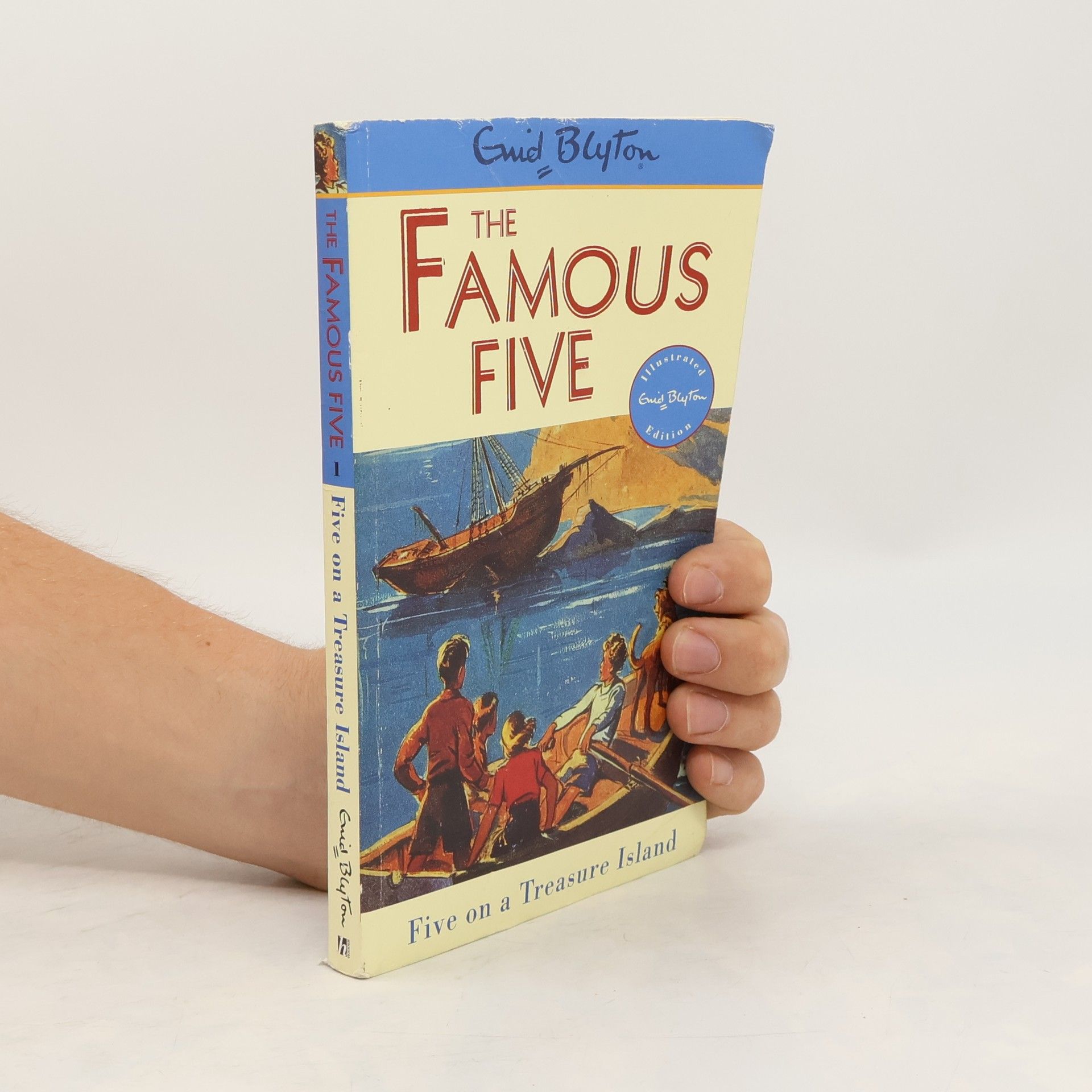 Enid Blyton Famous Five: Five On A Treasure Island