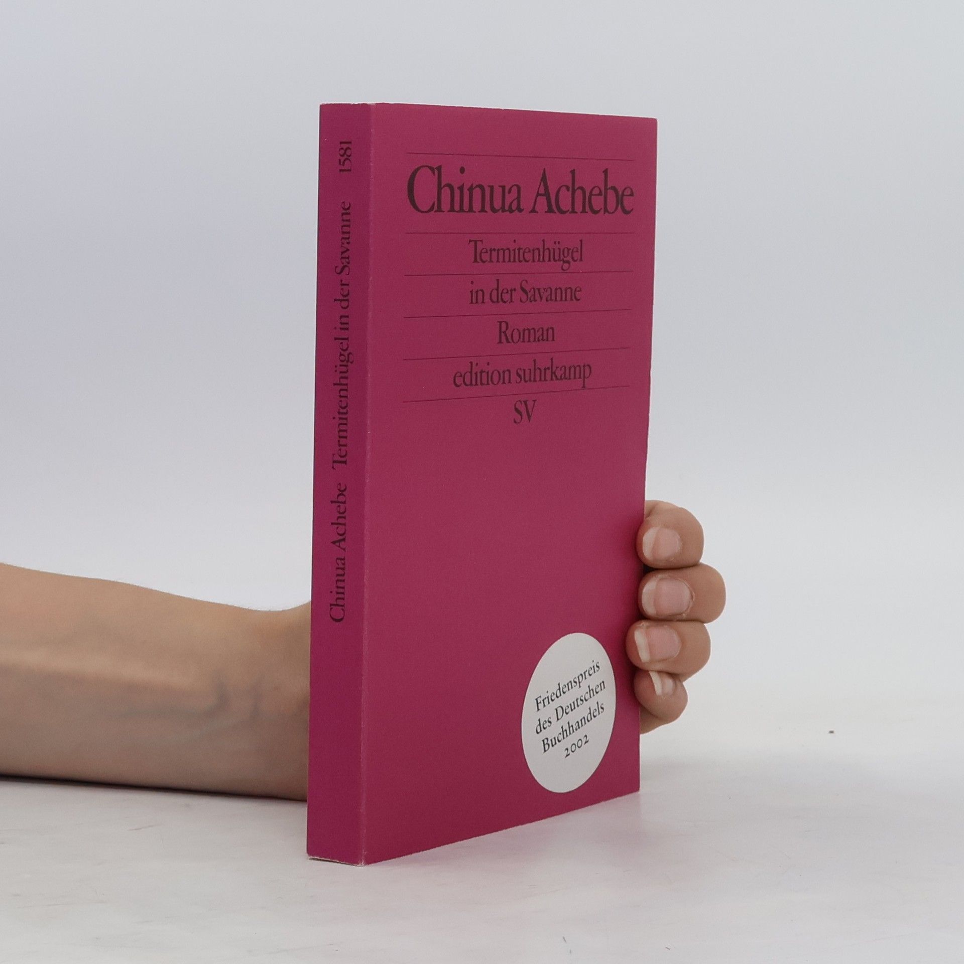 Chinua Achebe Termitenhügel in der Savanne