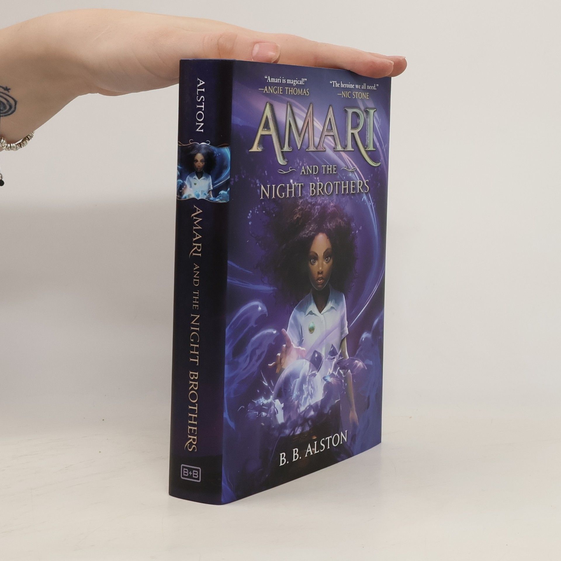 Angie Thomas Amari and the Night Brothers
