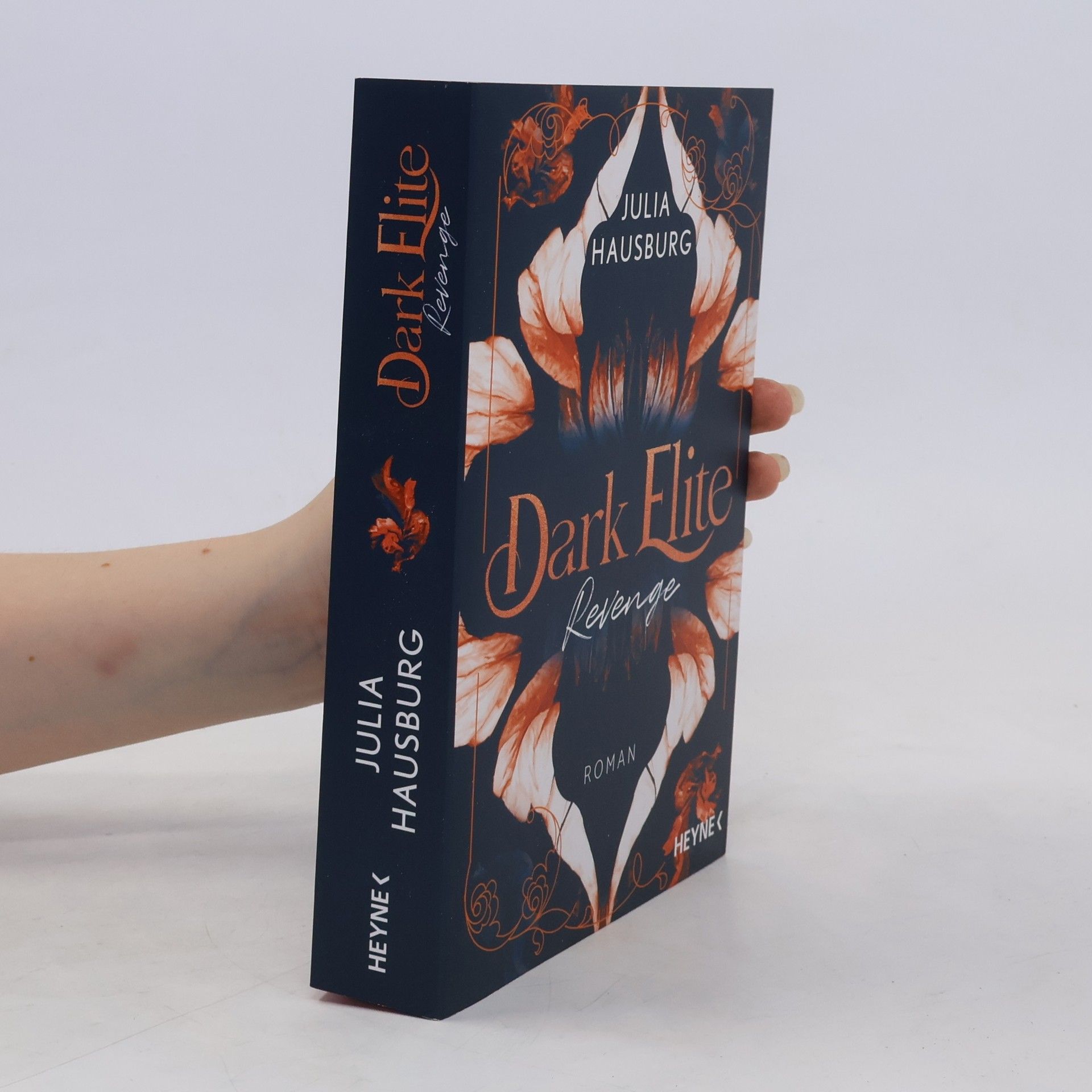 Julia Hausburg Dark Elite – Revenge