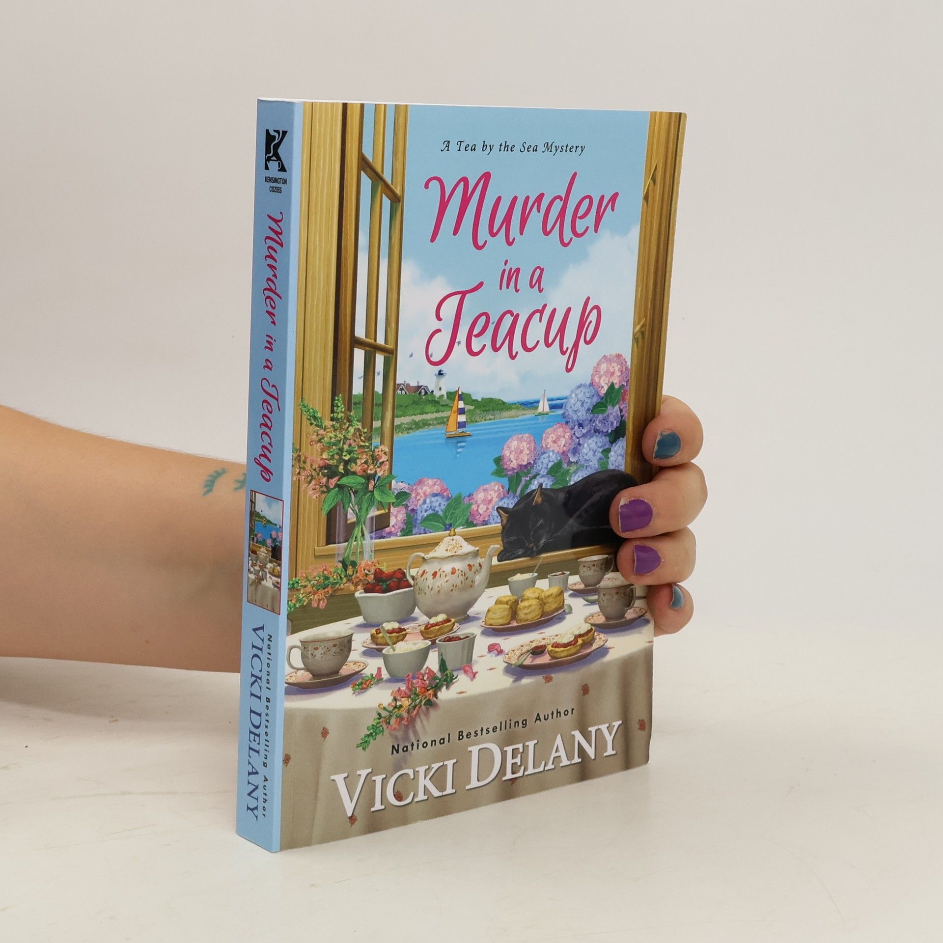 Vicki Delany Murder in a Teacup