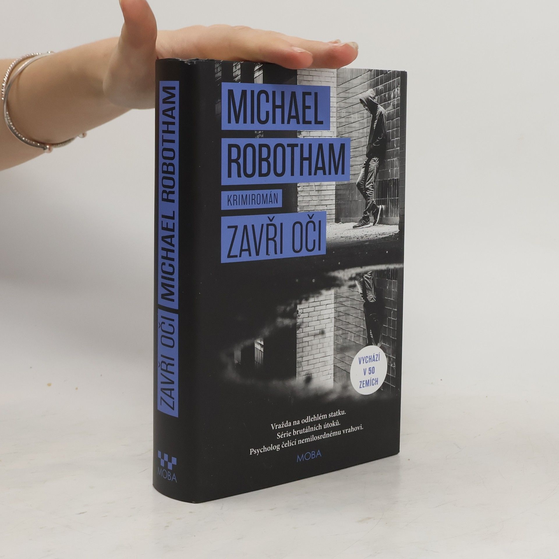 Michael Robotham Zavři oči