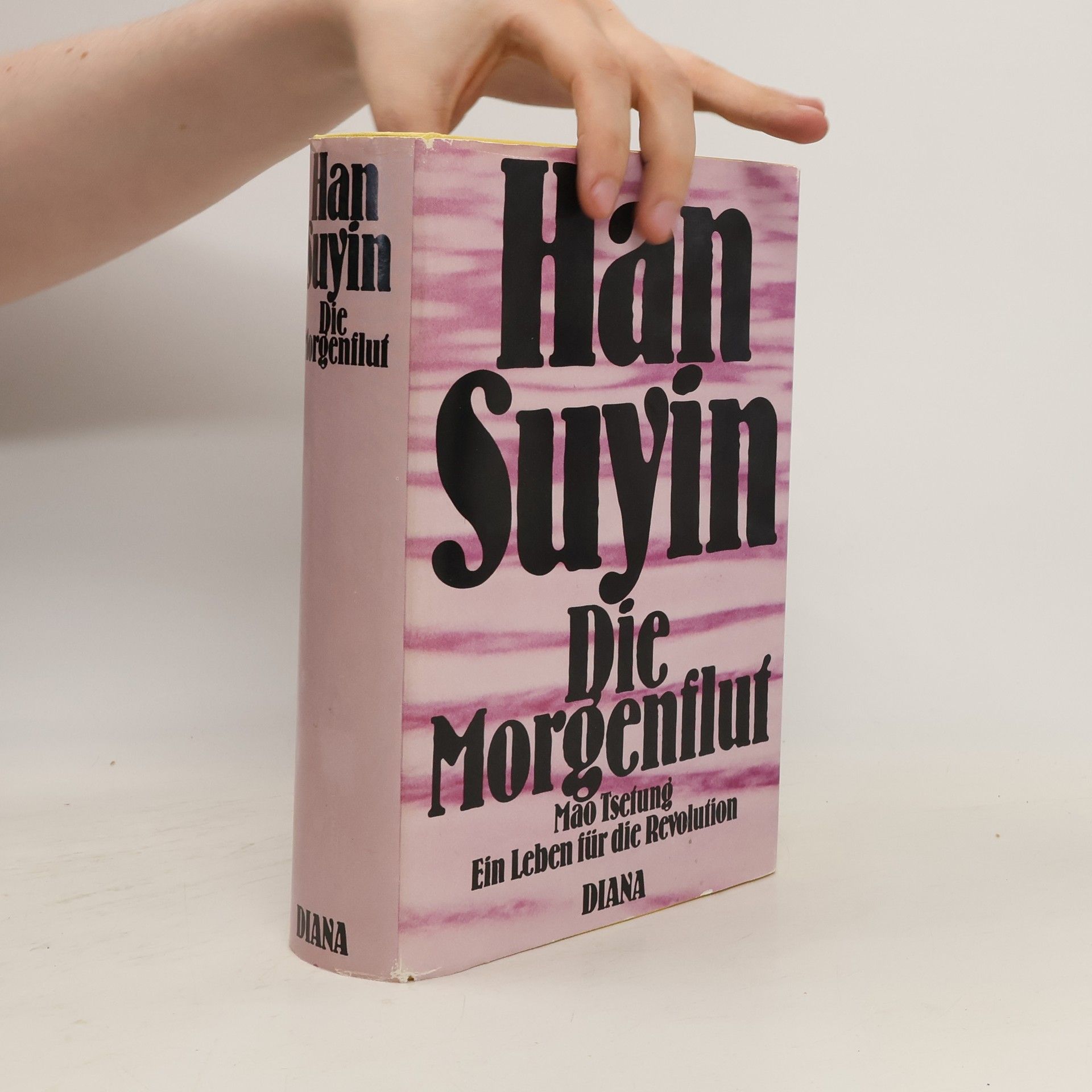 Suyin Han Die Morgenflut