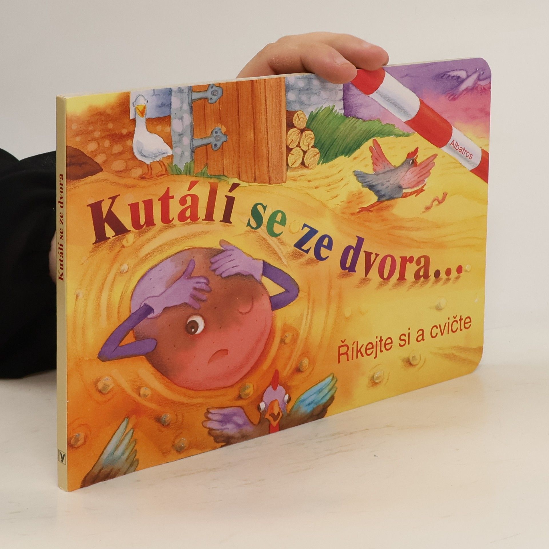 Darina Krygiel Kutálí se ze dvora