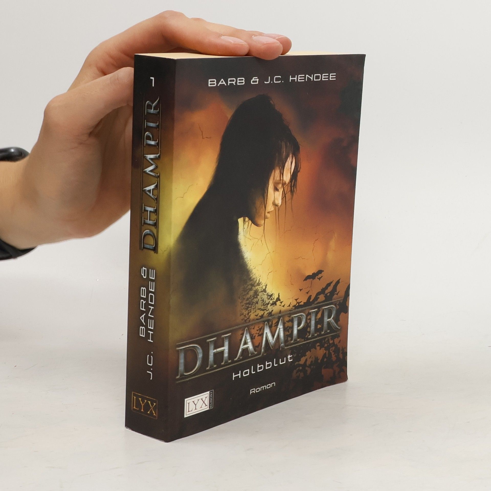 Barb Handee Dhampir