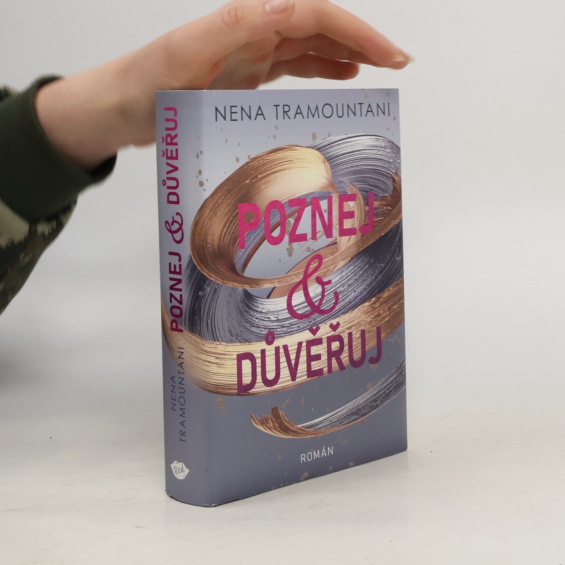 Nena Tramountani Poznej & důvěřuj