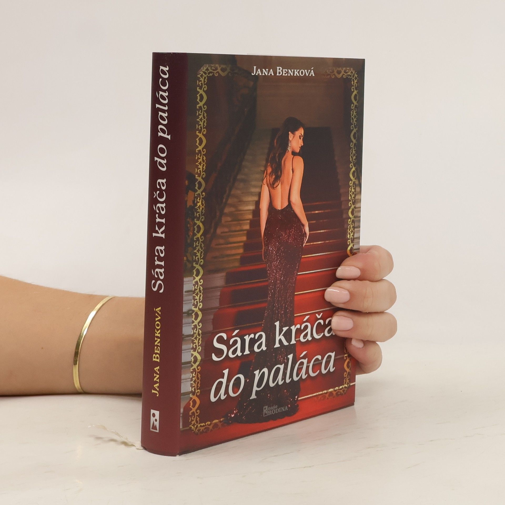 Jana Benková Sára kráča do paláca