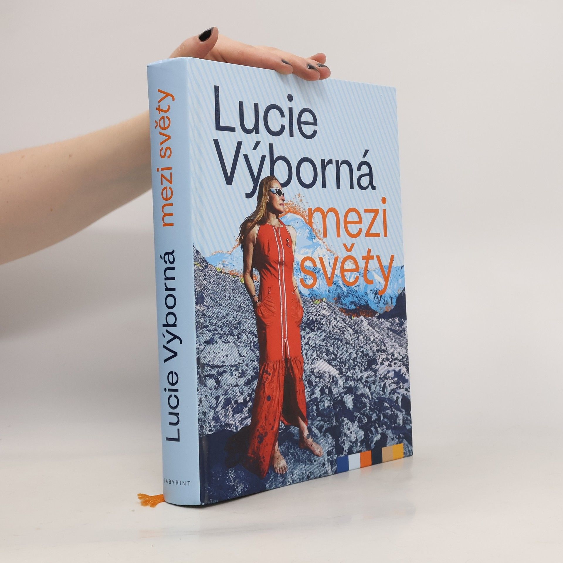 Lucie Výborná Mezi světy