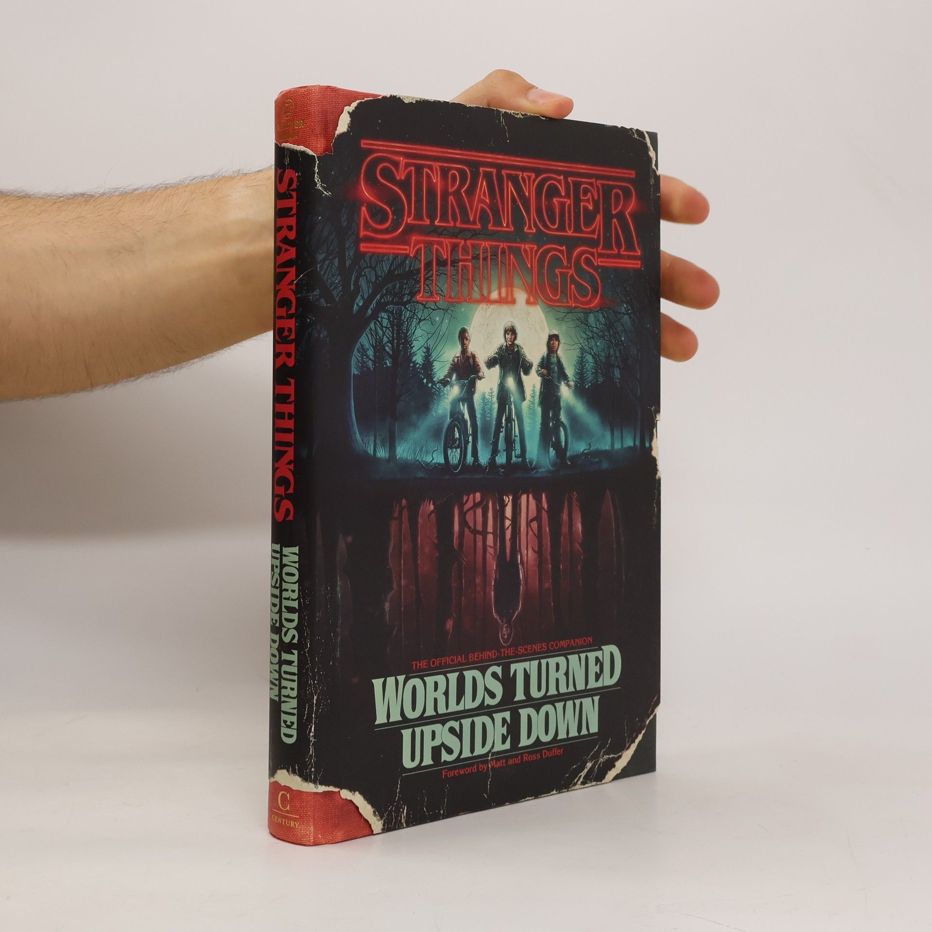Gina McIntyre Stranger things : worlds turned upside down : the official behind-the-scenes companion