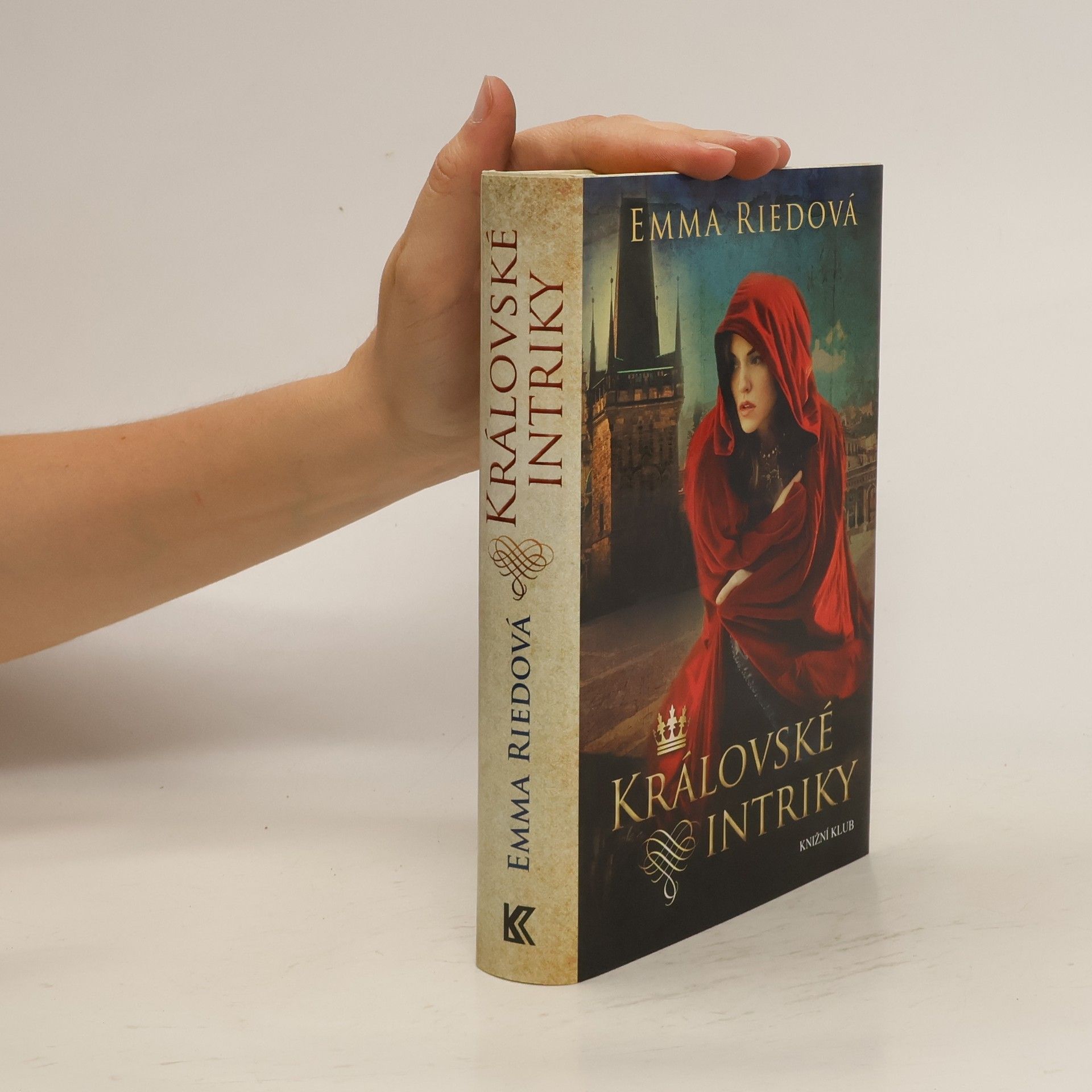 Emma Riedová Královské intriky