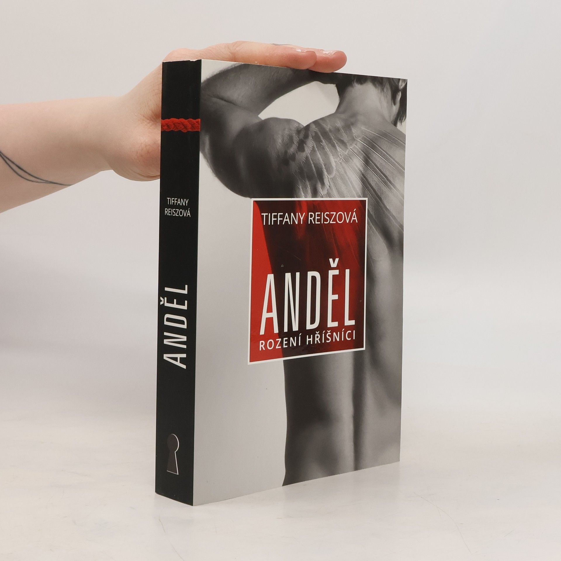 Tiffany Reisz Anděl