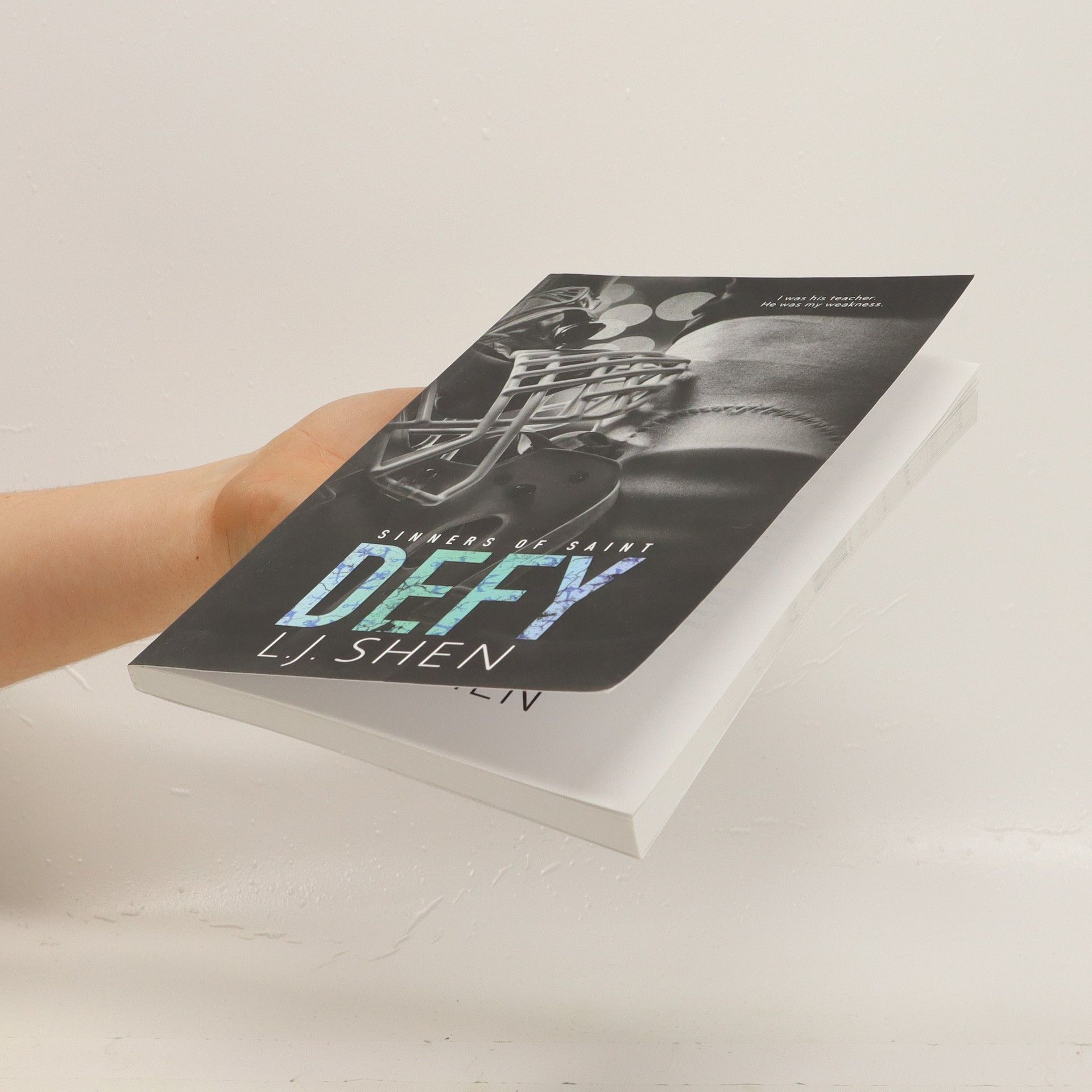 L. J. Shen Sinners of Saint. Defy