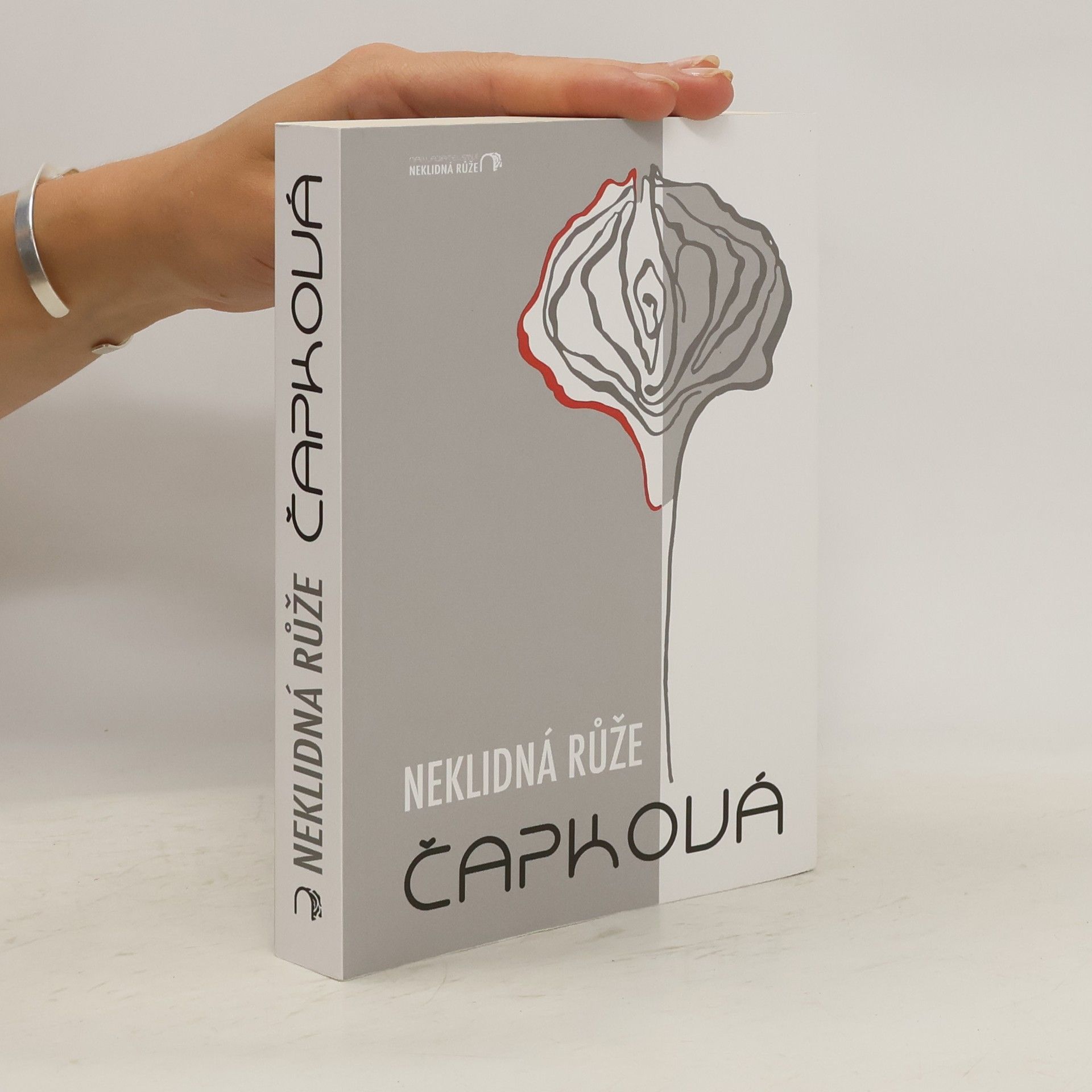 Monika J. Čapková Neklidná růže