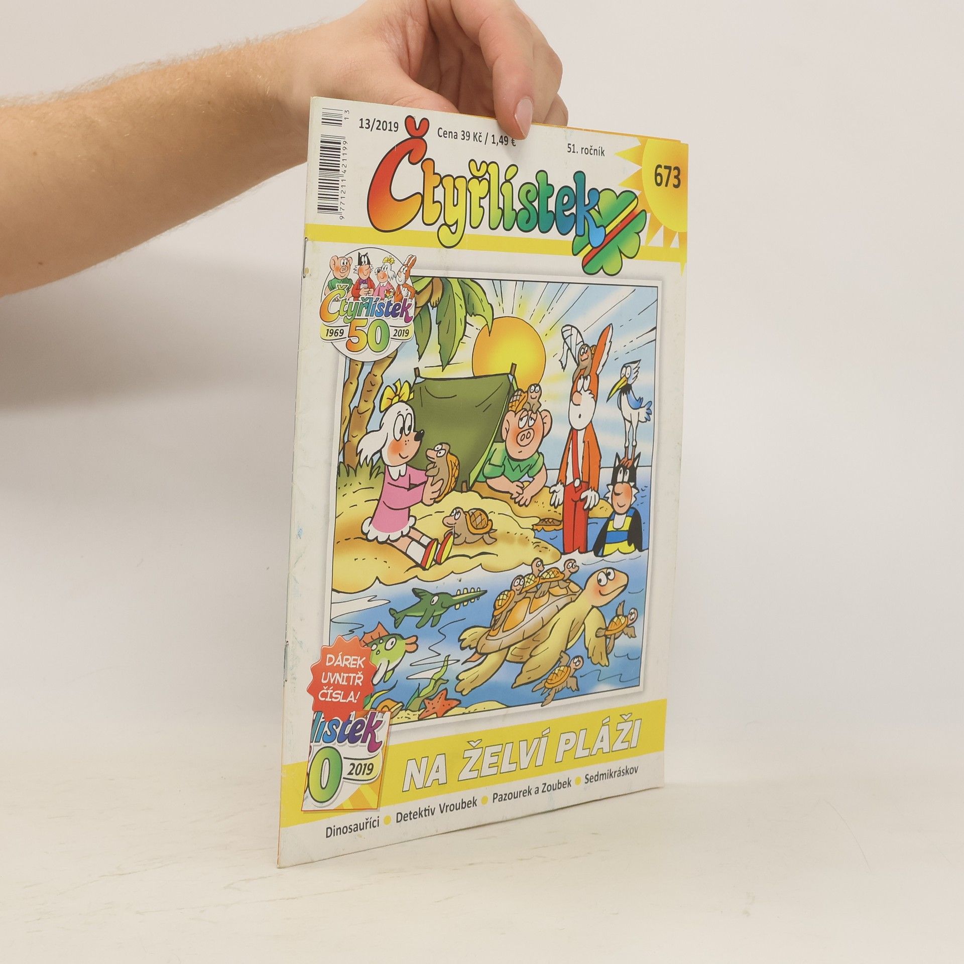 kolektiv Čtyřlístek 673, 13/2019. Na želví pláži