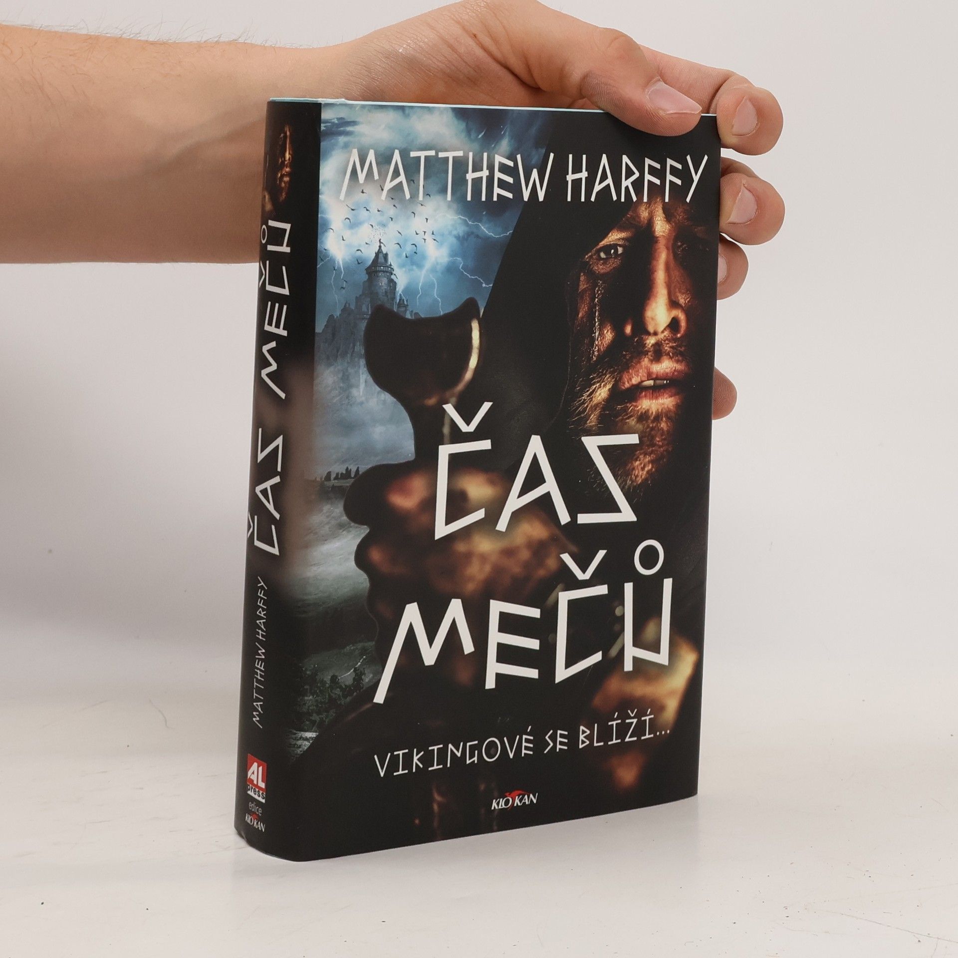 Matthew Harffy Čas mečů : Vikingové se blíží...