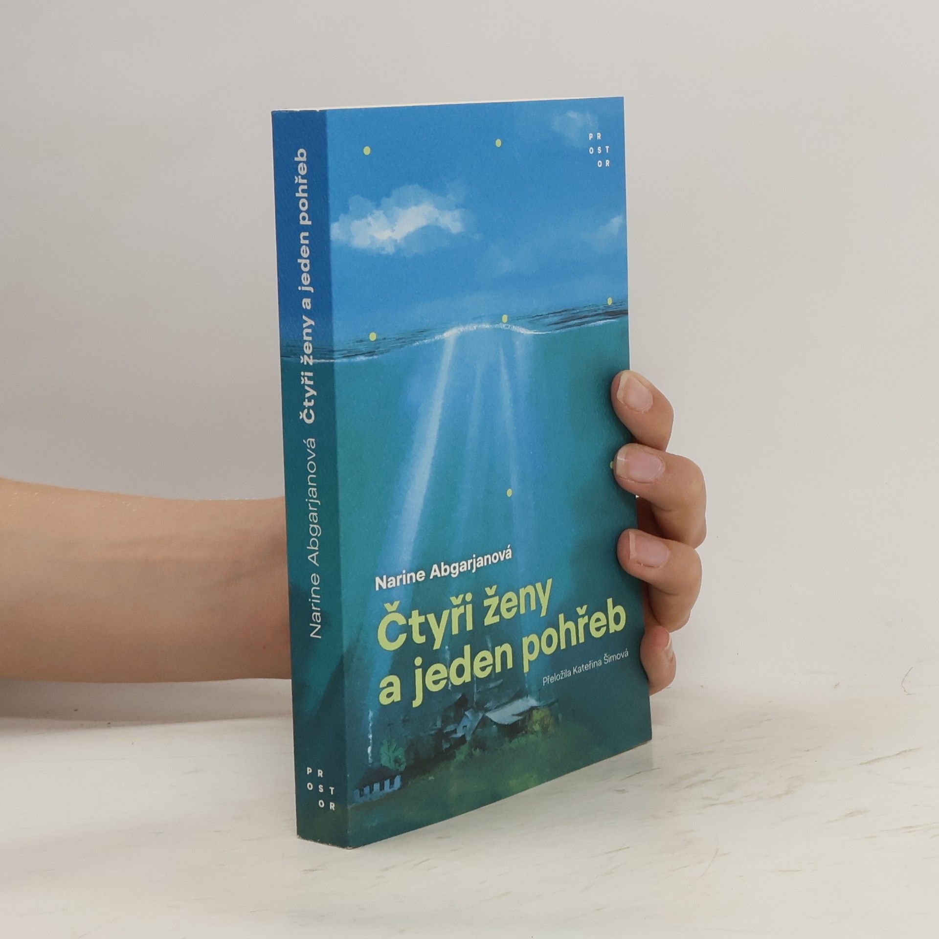 Narine Abgaryan Čtyři ženy a jeden pohřeb