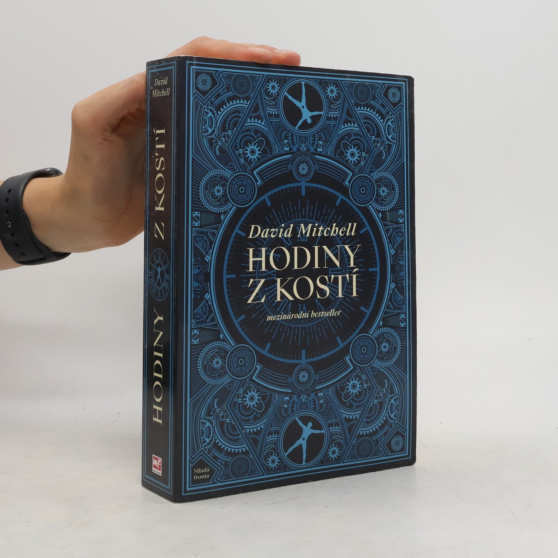 David Mitchell Hodiny z kostí