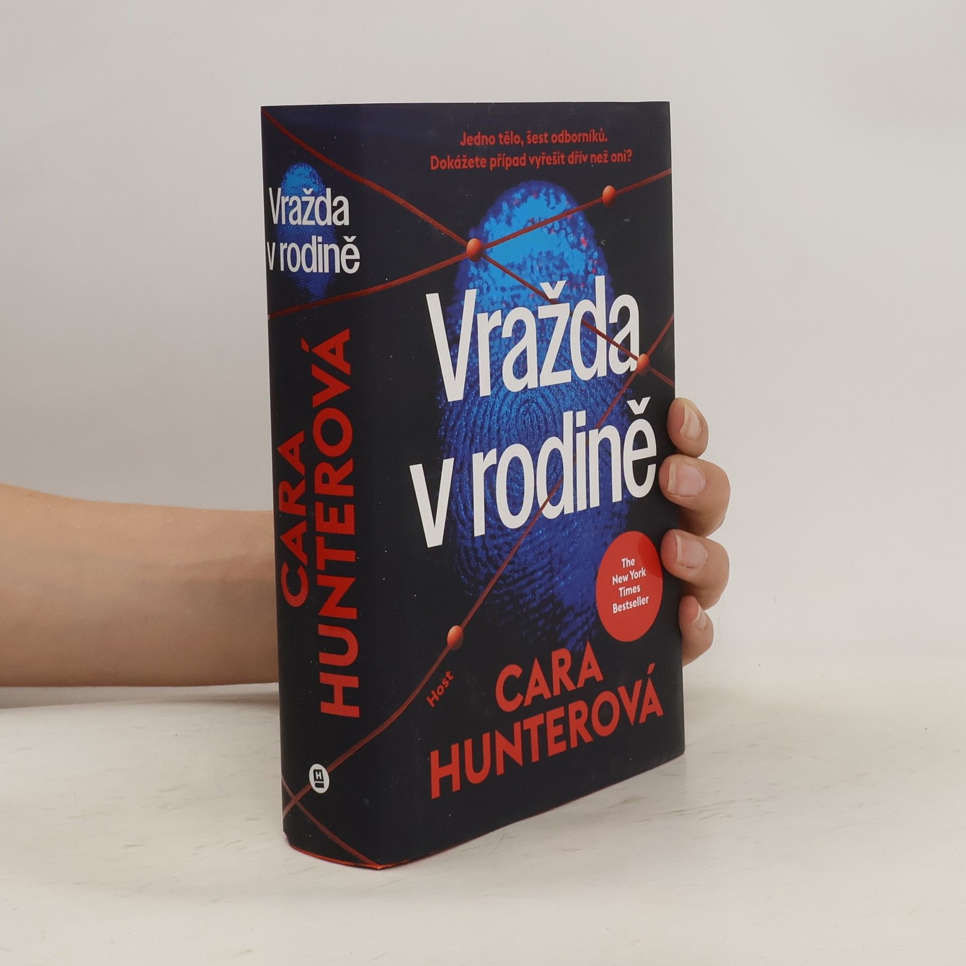 Cara Hunter Vražda v rodině