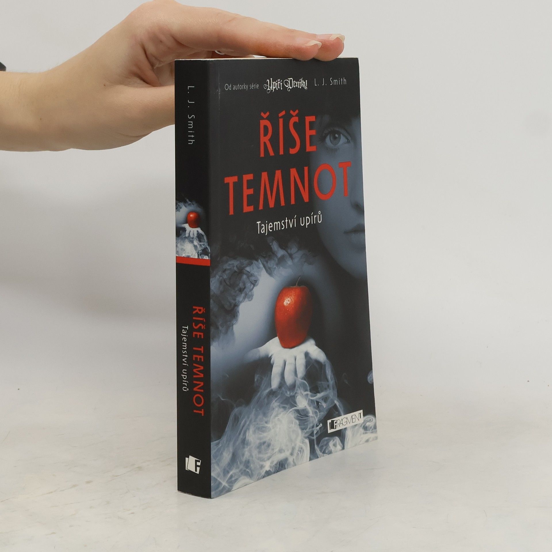Lisa Jane Smith Říše temnot. Tajemství upírů
