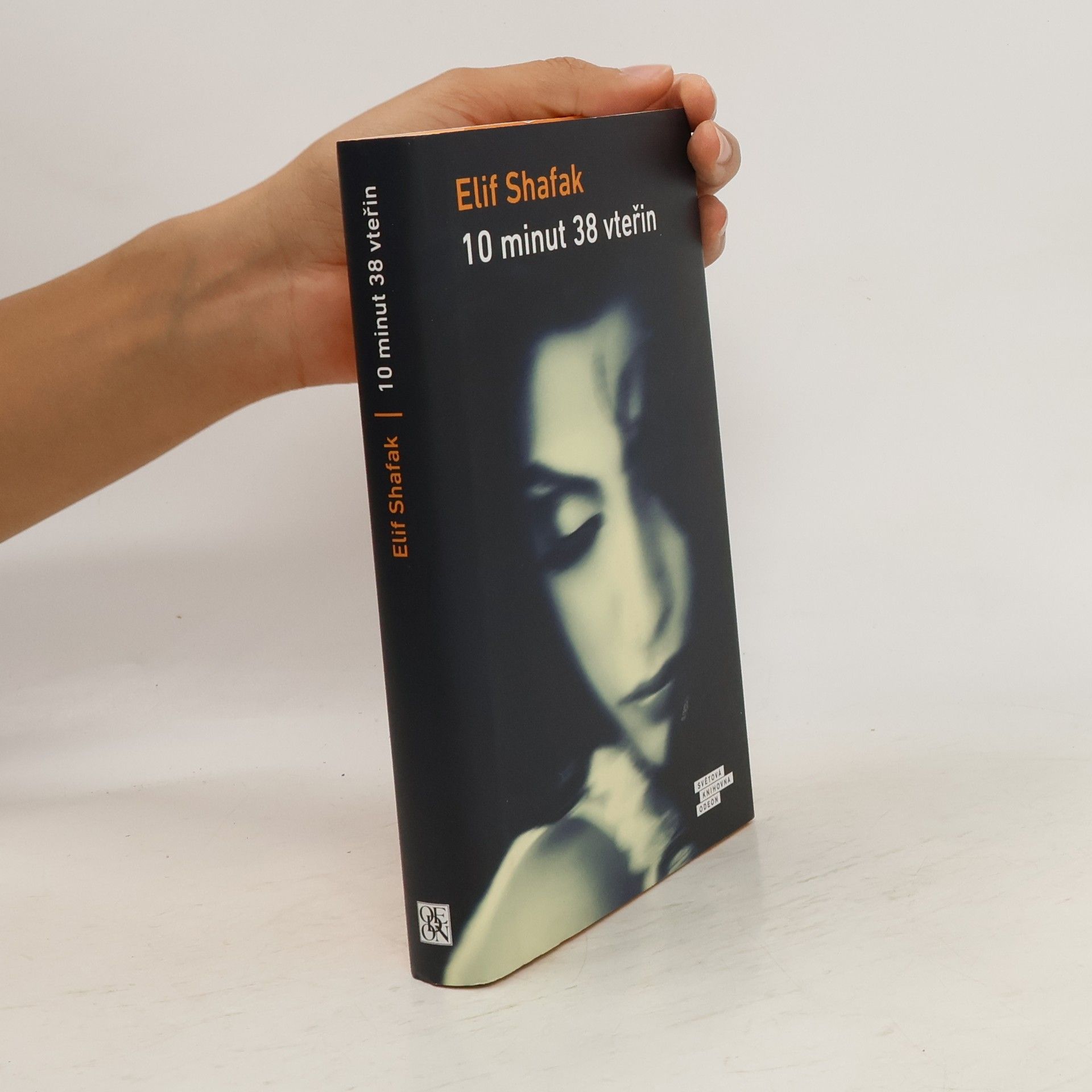 Elif Shafak 10 minut 38 vteřin