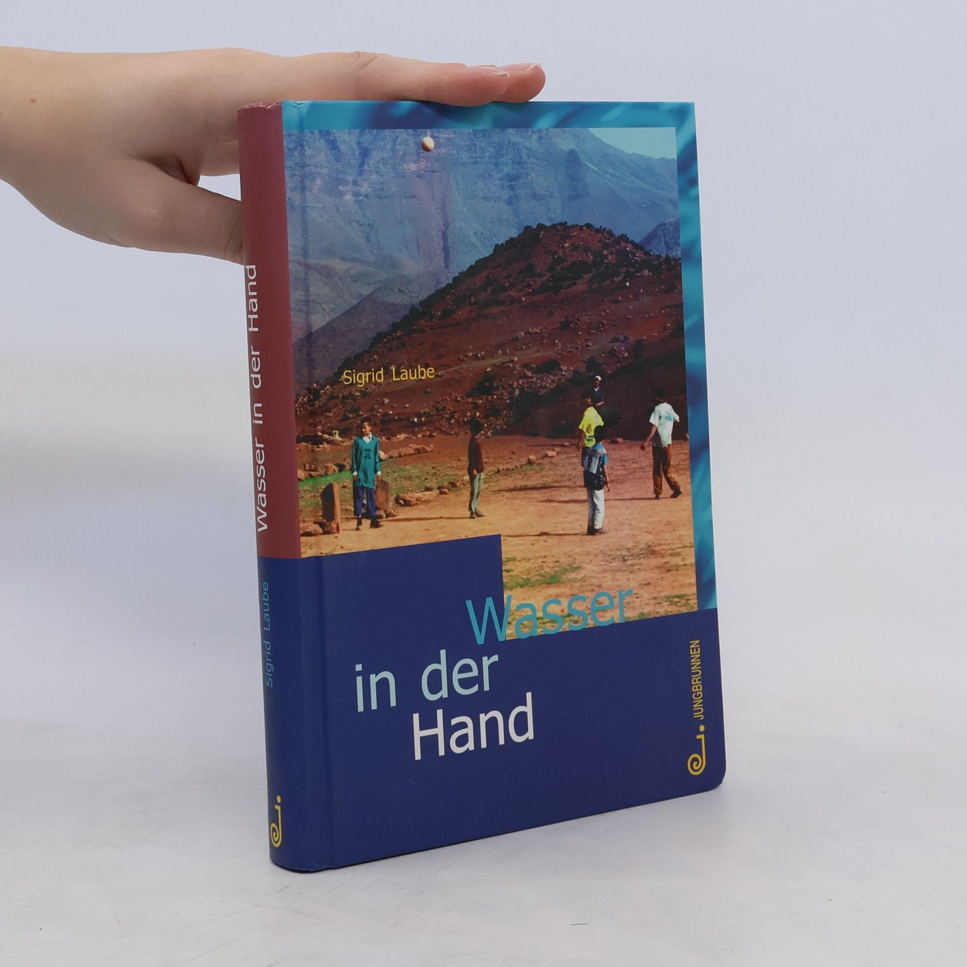Sigrid Laube Wasser in der Hand