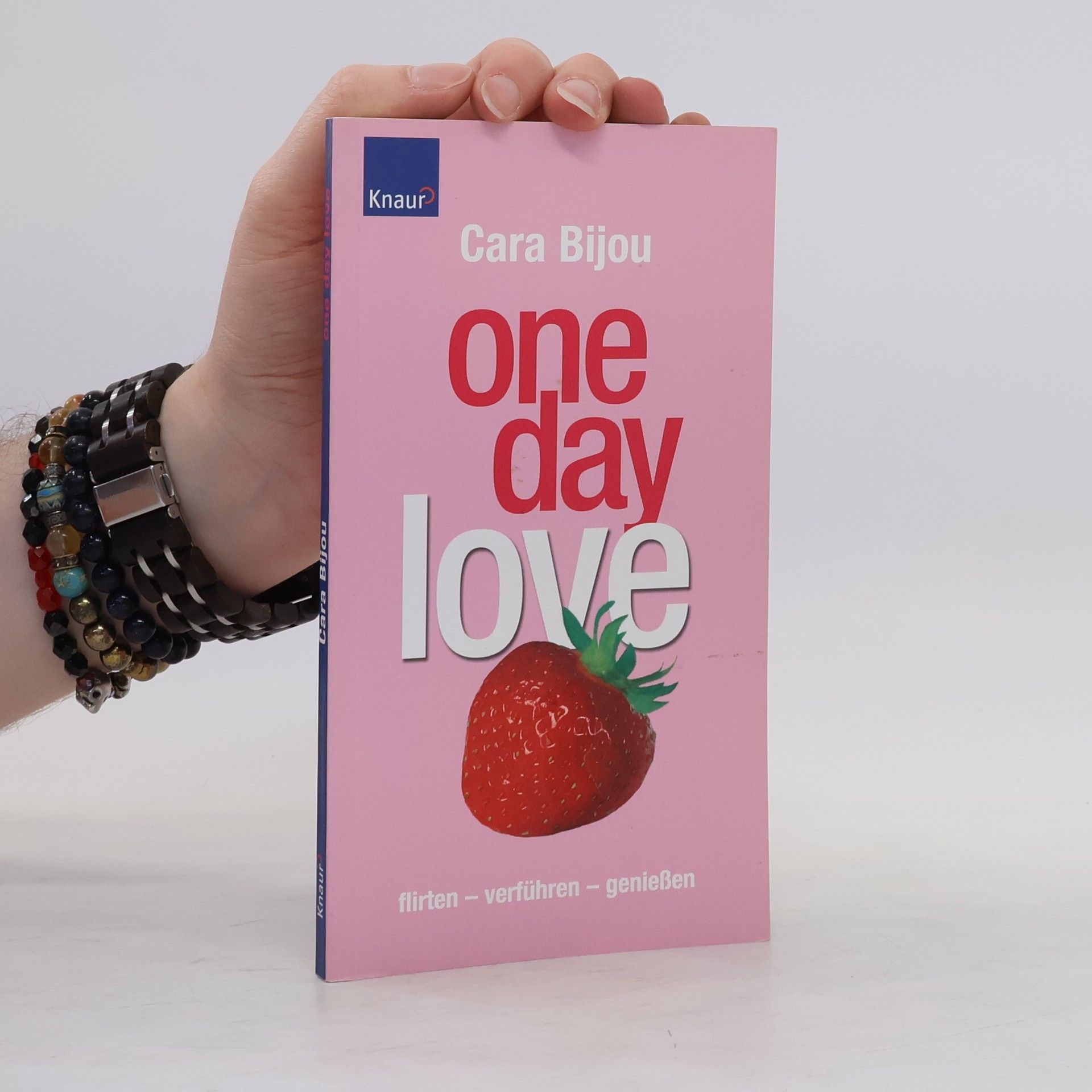 Cara Bijou One day love