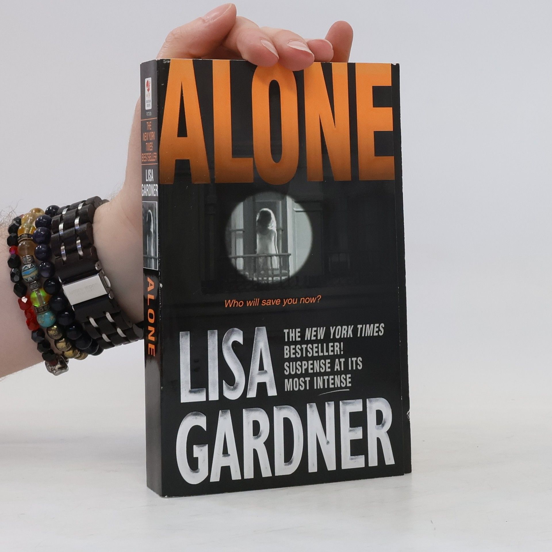 Lisa Gardner Alone