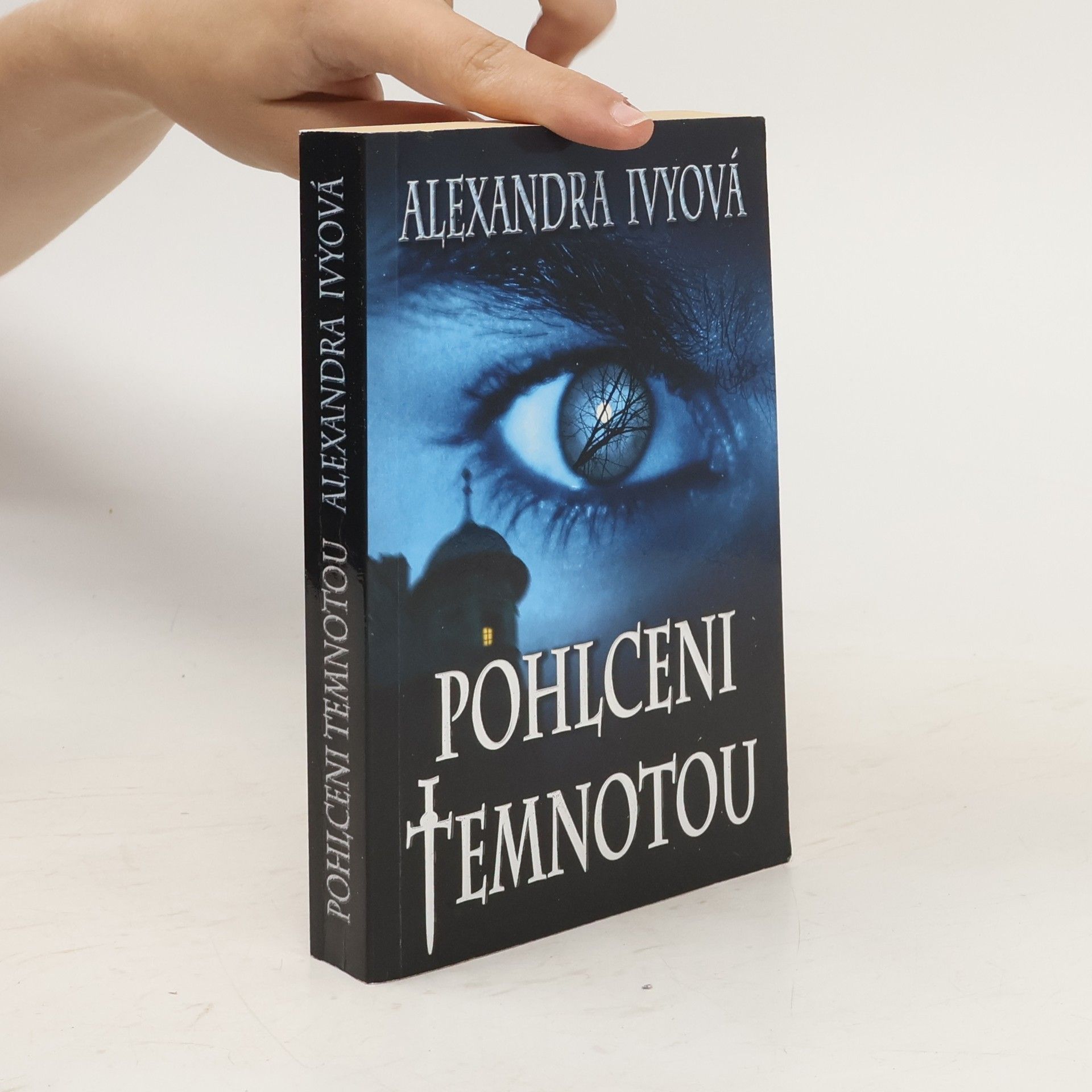 Debbie Raleigh Pohlceni temnotou