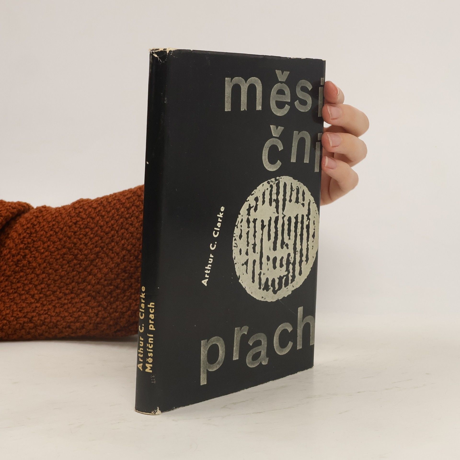 Artur C. Clarke Měsíční prach
