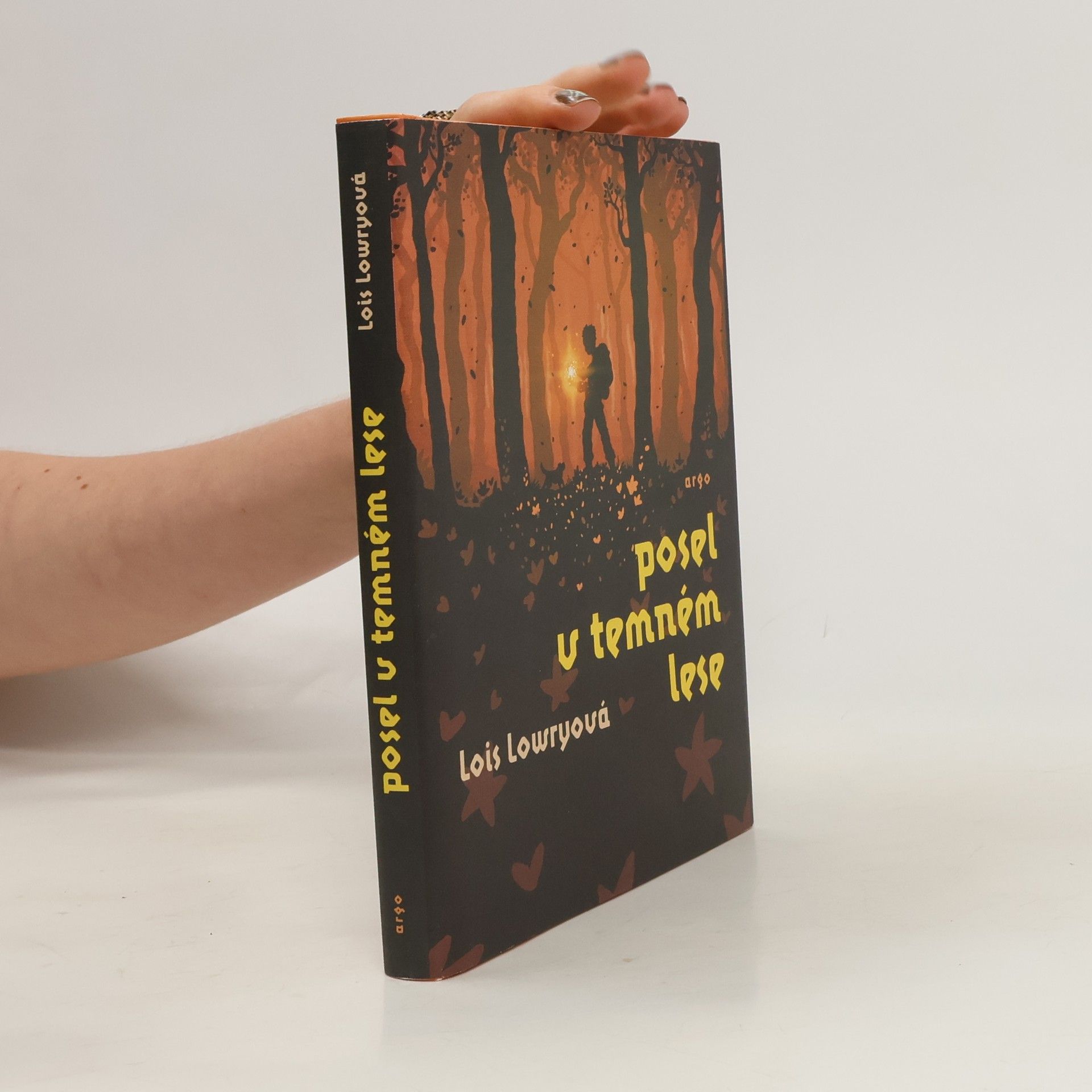 Lois Lowry Posel v temném lese