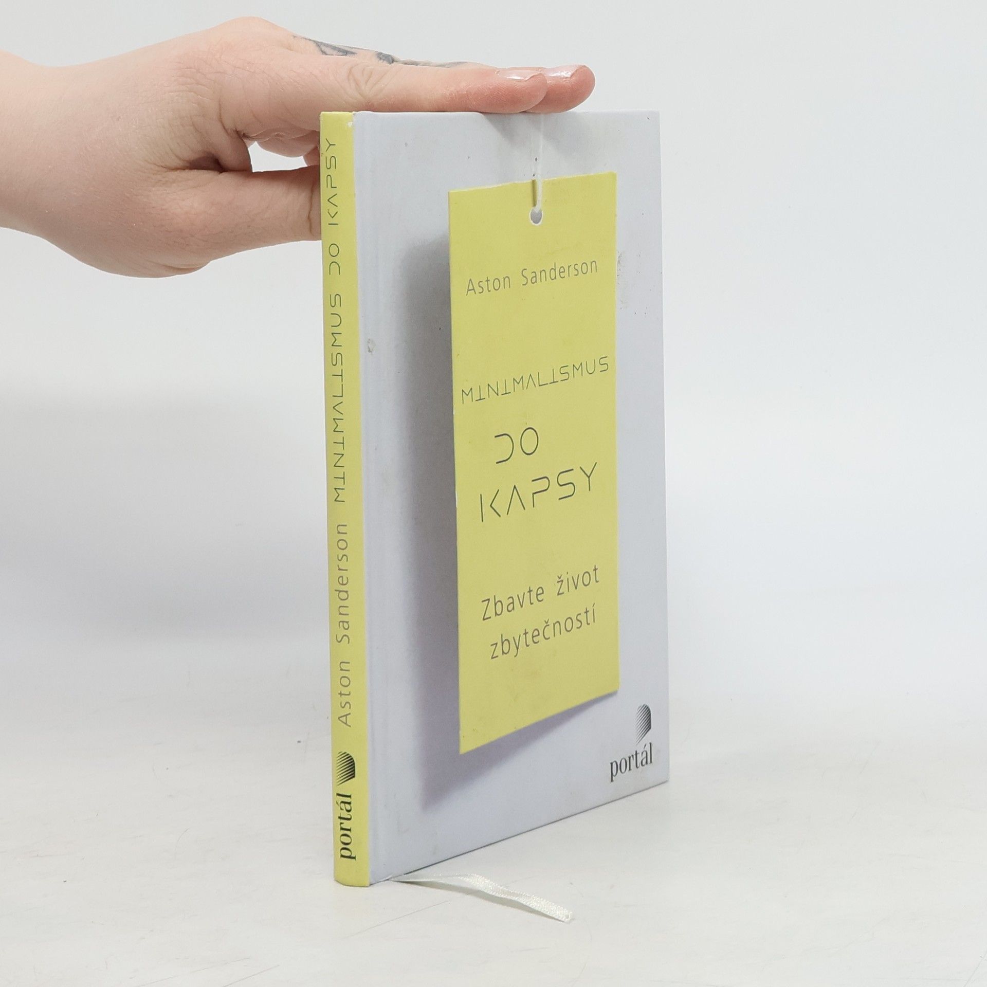 Aston Sanderson Minimalismus do kapsy