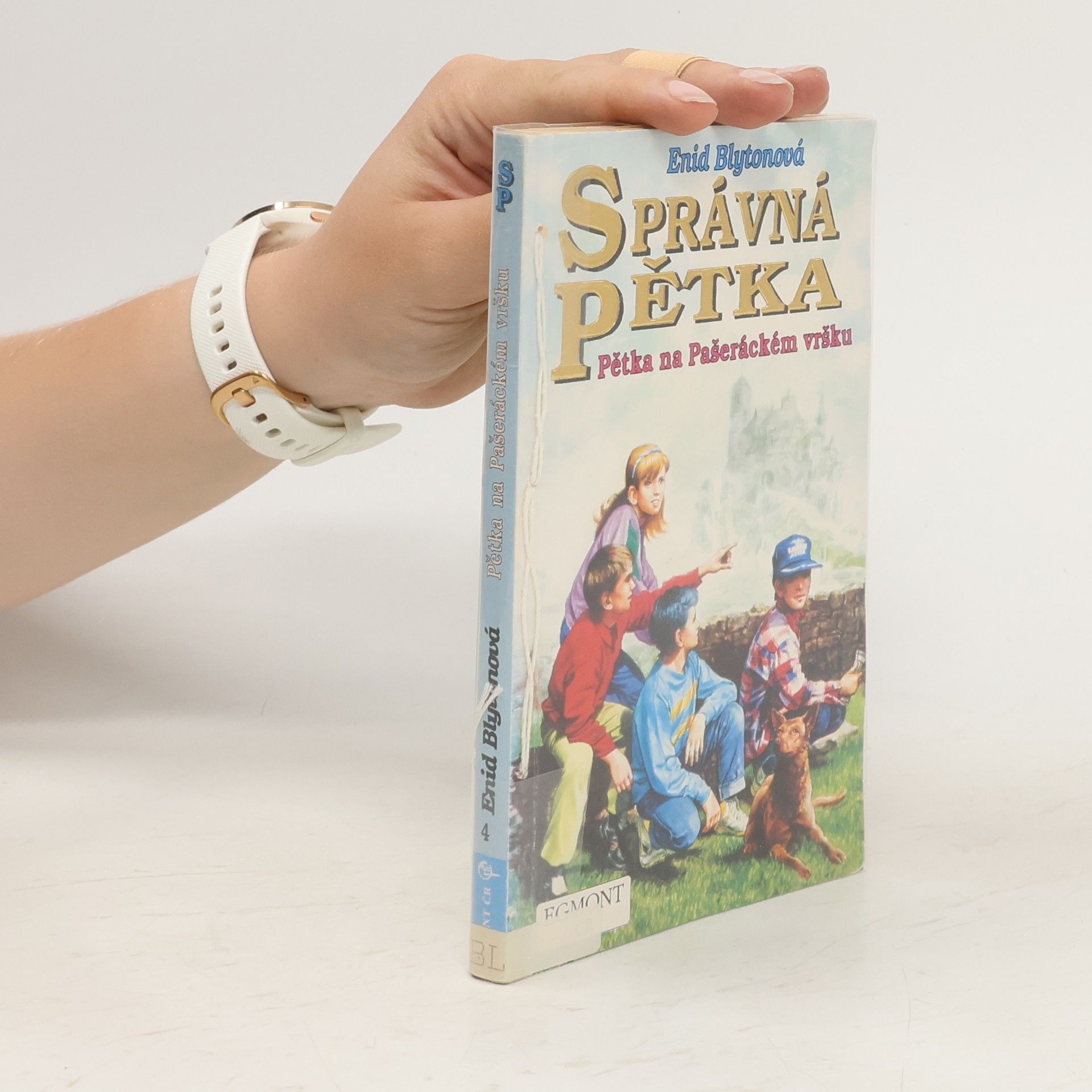 Enid Blyton Správná pětka. Pětka na Pašeráckém vršku