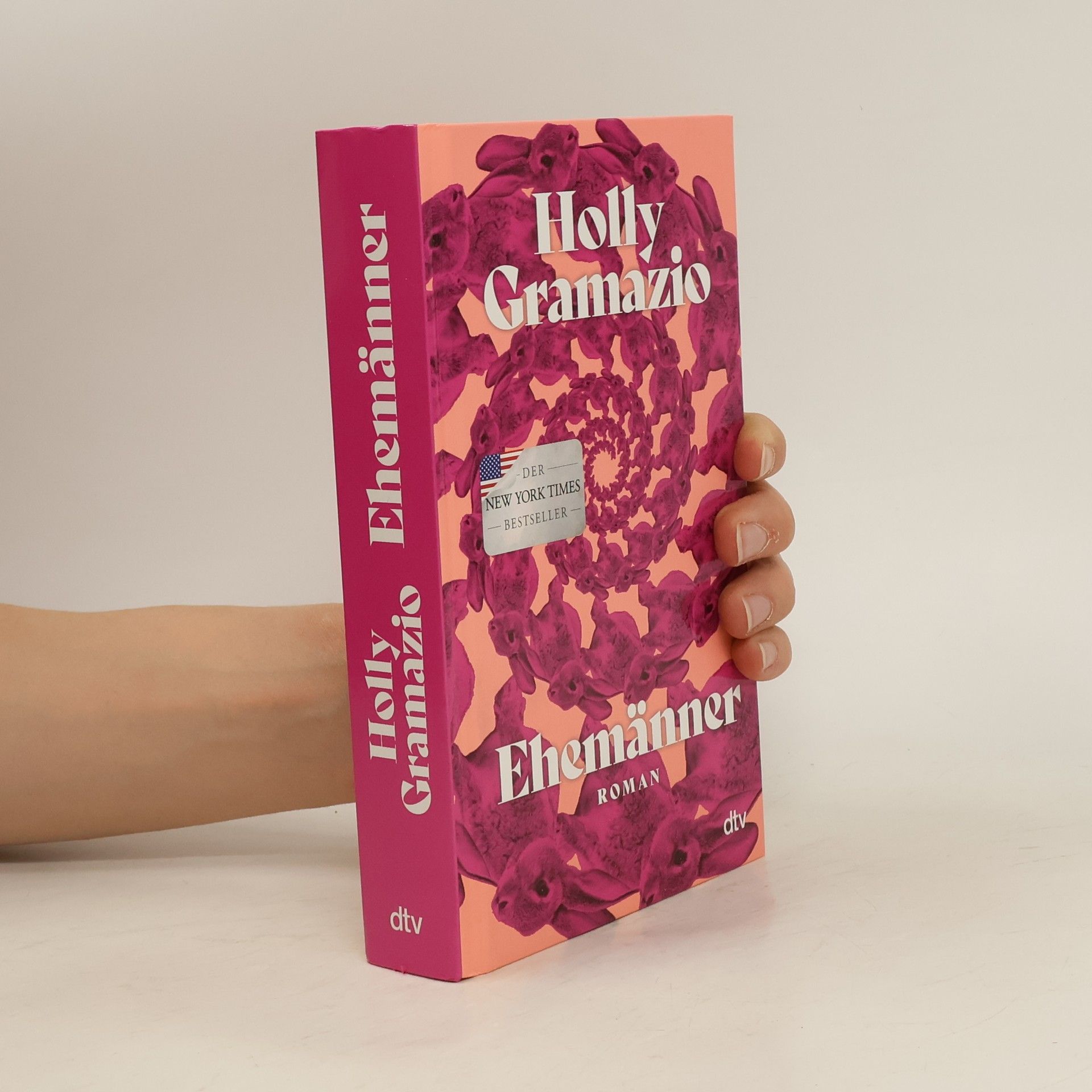 Holly Gramazio Ehemänner