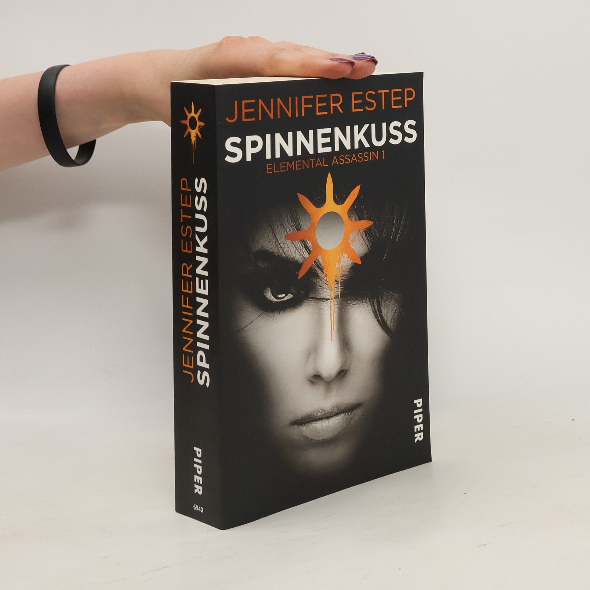 Jennifer Estep Spinnenkuss. Elemental Assassin 1