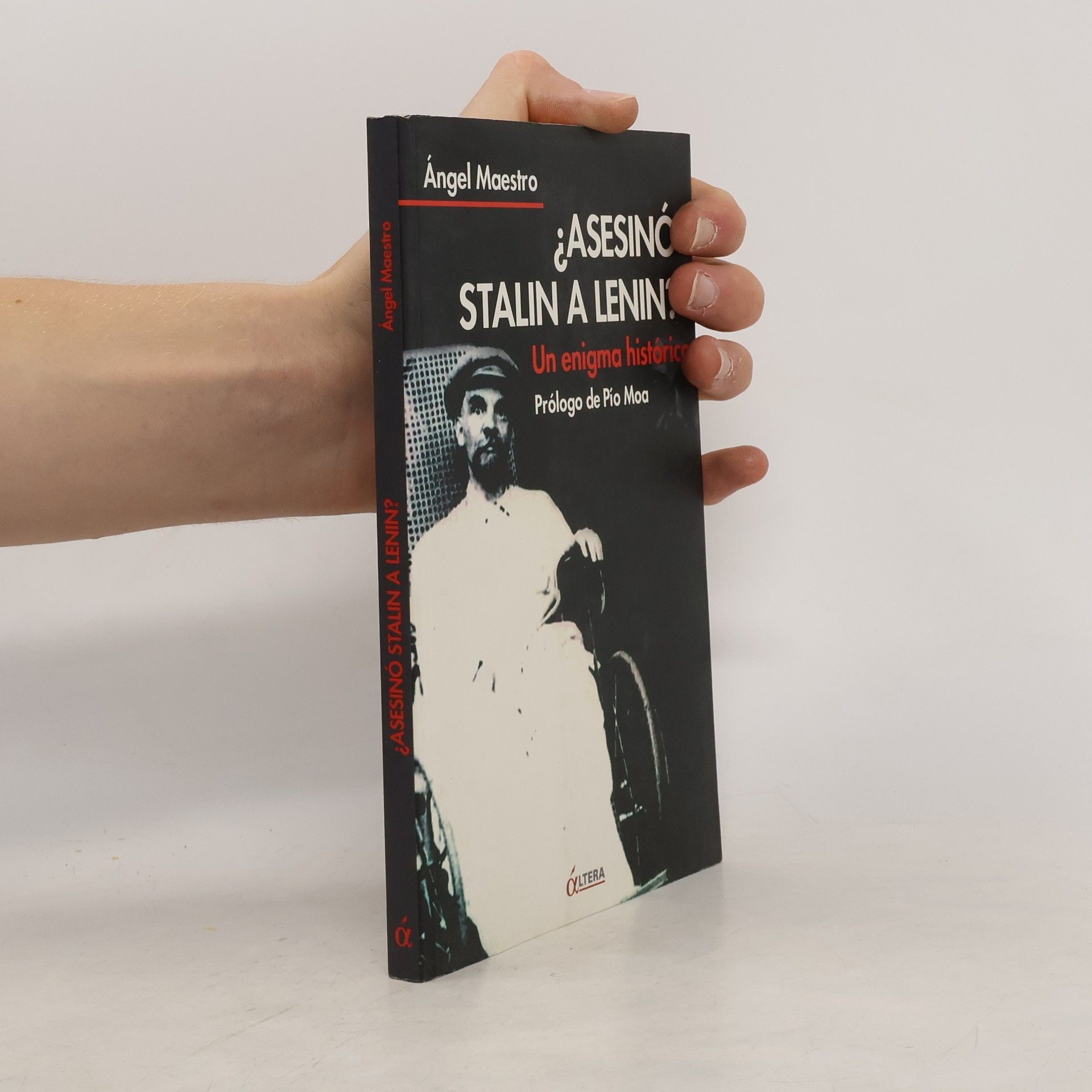 Angel Maestro Asesinó Stalin a Lenin?