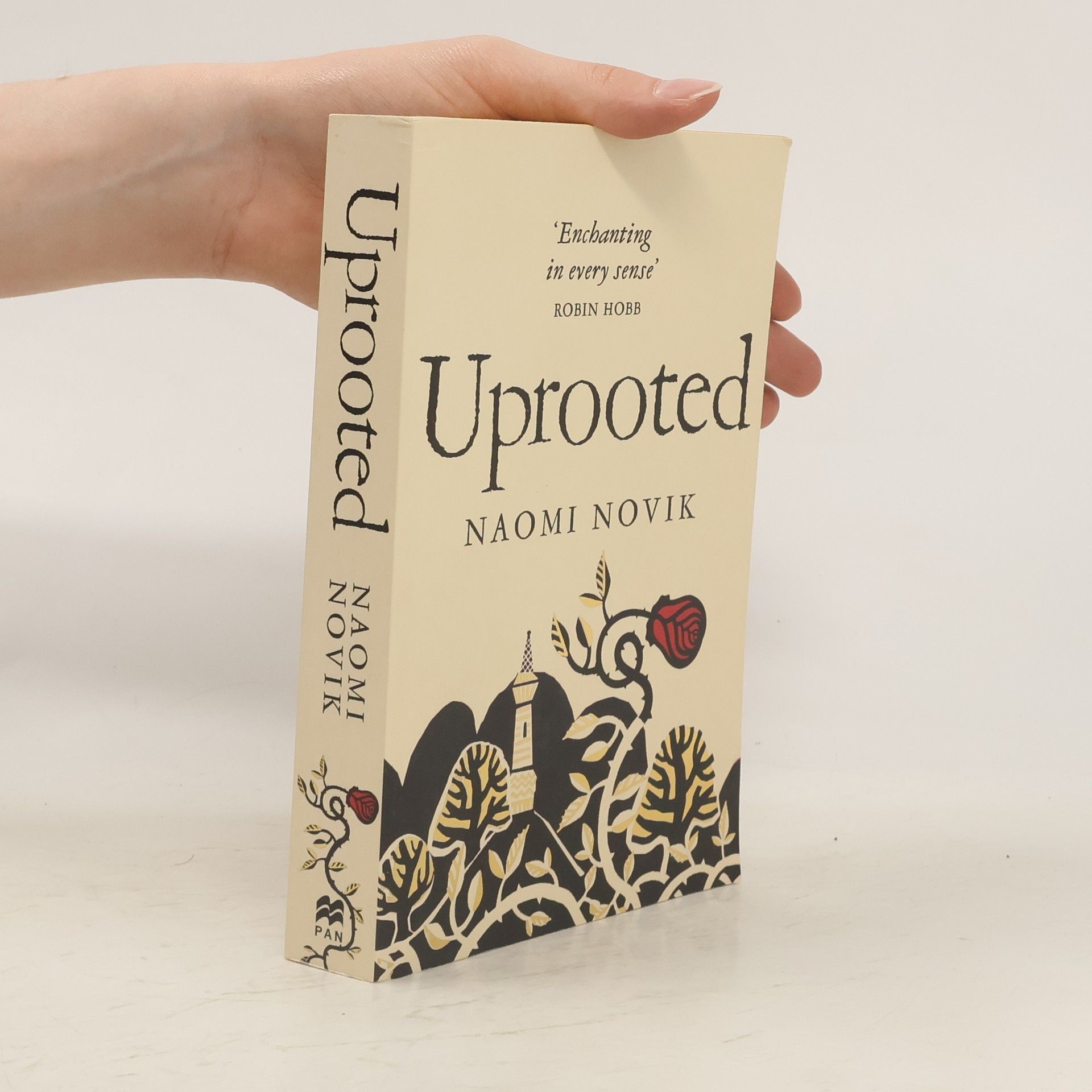 Naomi Novik Uprooted