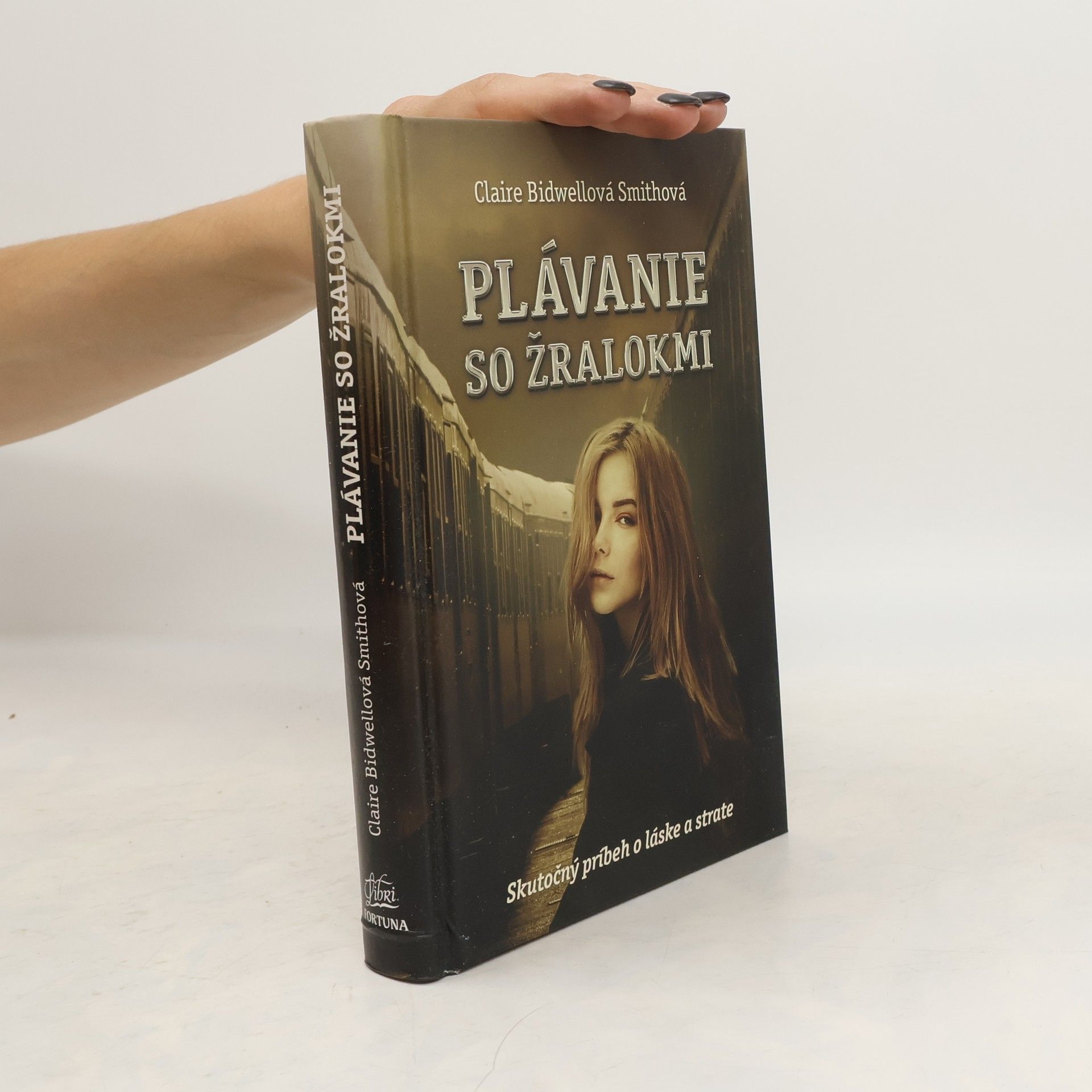 Claire Bidwell Smith Plávanie so žralokmi