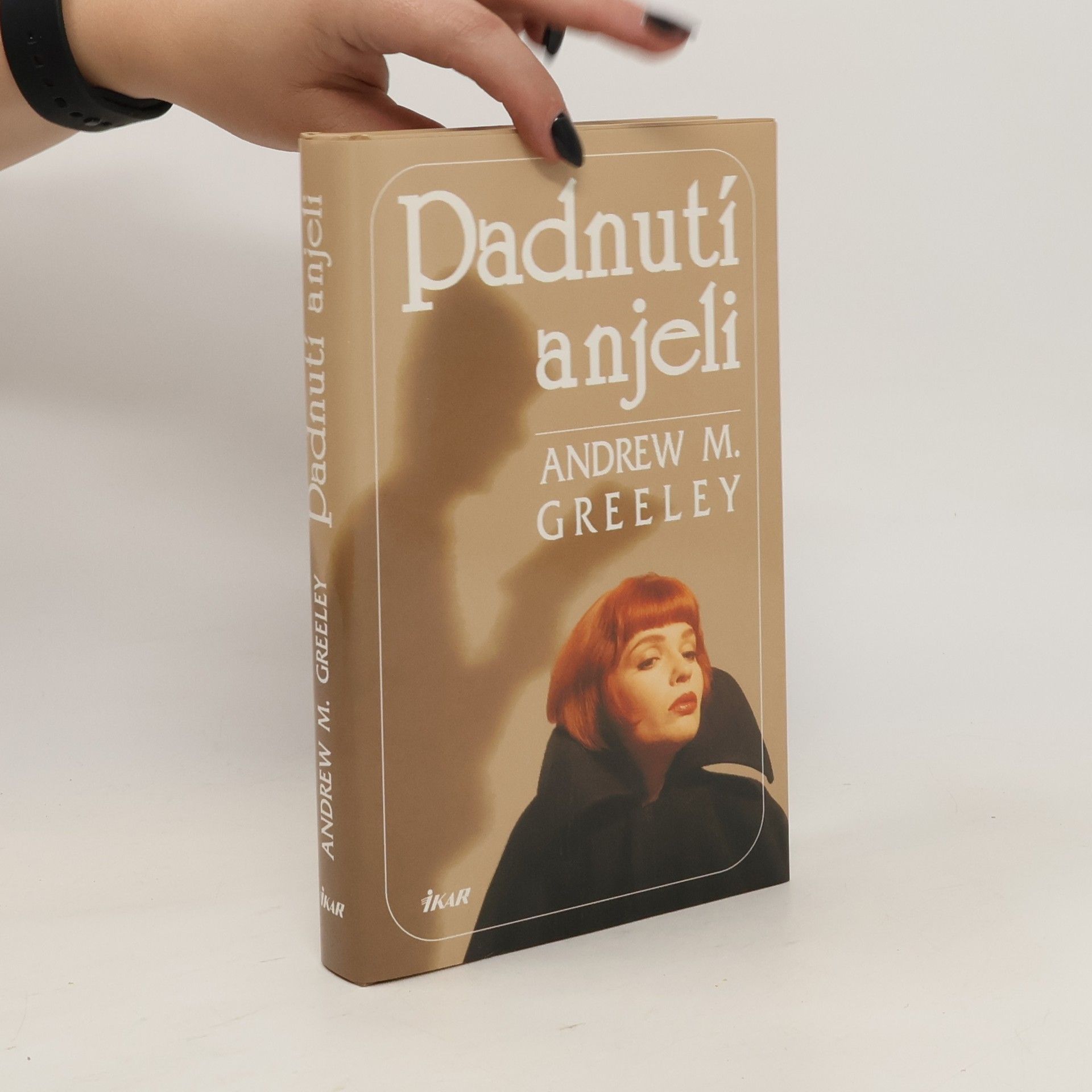 Andrew M. Greeley Padnutí anjeli