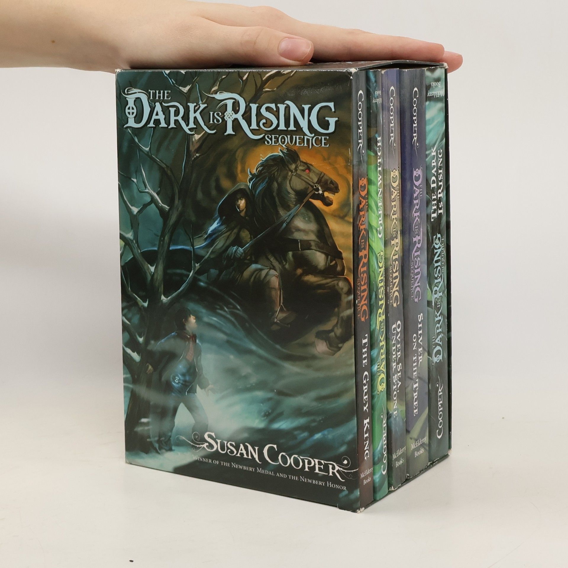 Susan Cooper The Dark Is Rising Sequence (5 svazků v boxu)