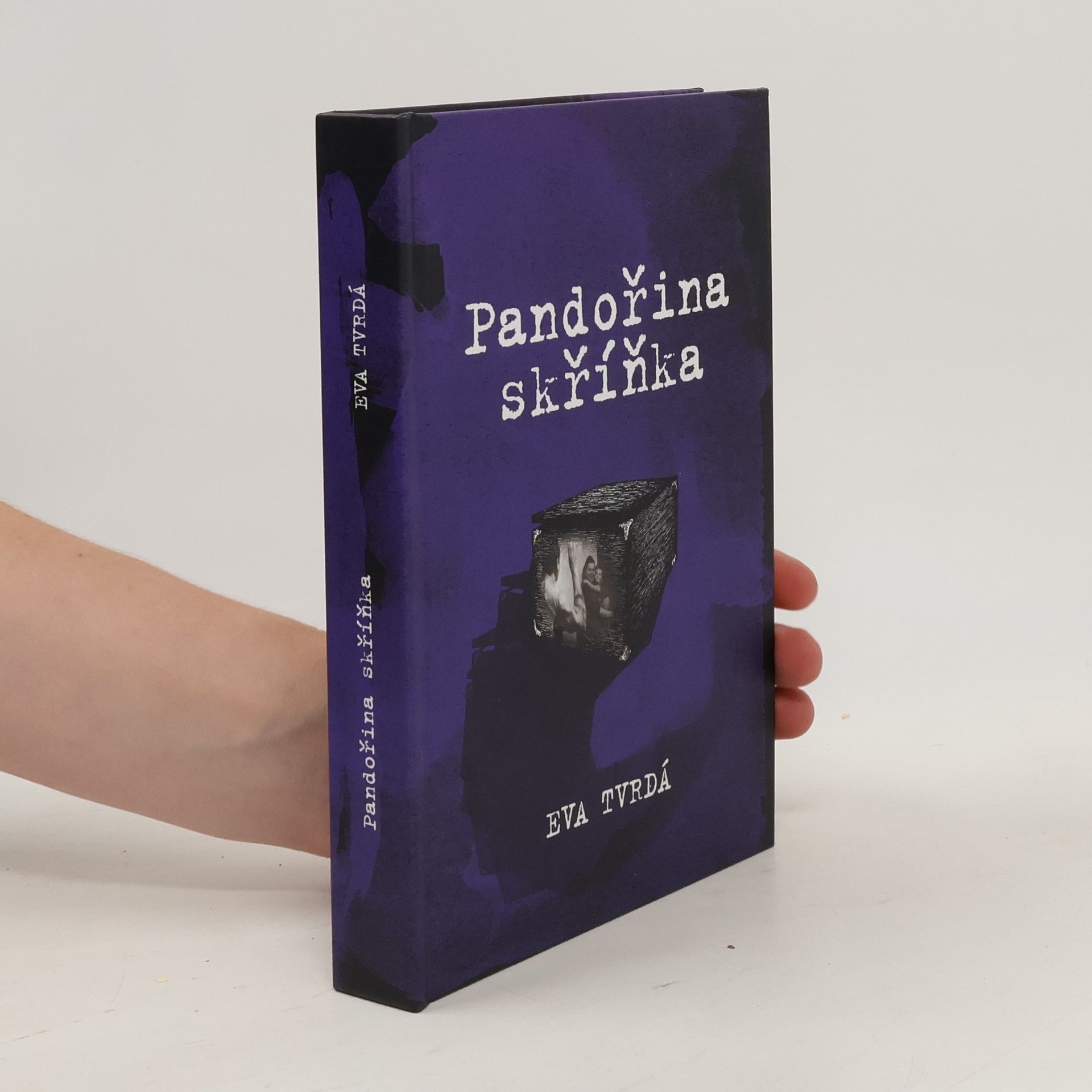 Eva Tvrdá Pandořina skříňka